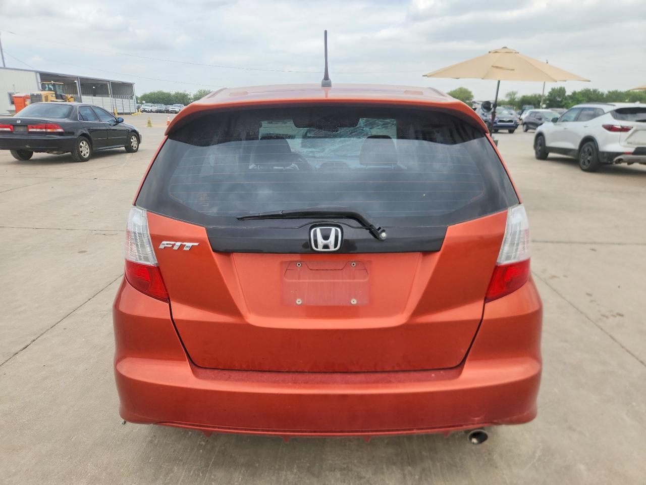 2012 Honda Fit Sport Orange vin: JHMGE8H53CC012904