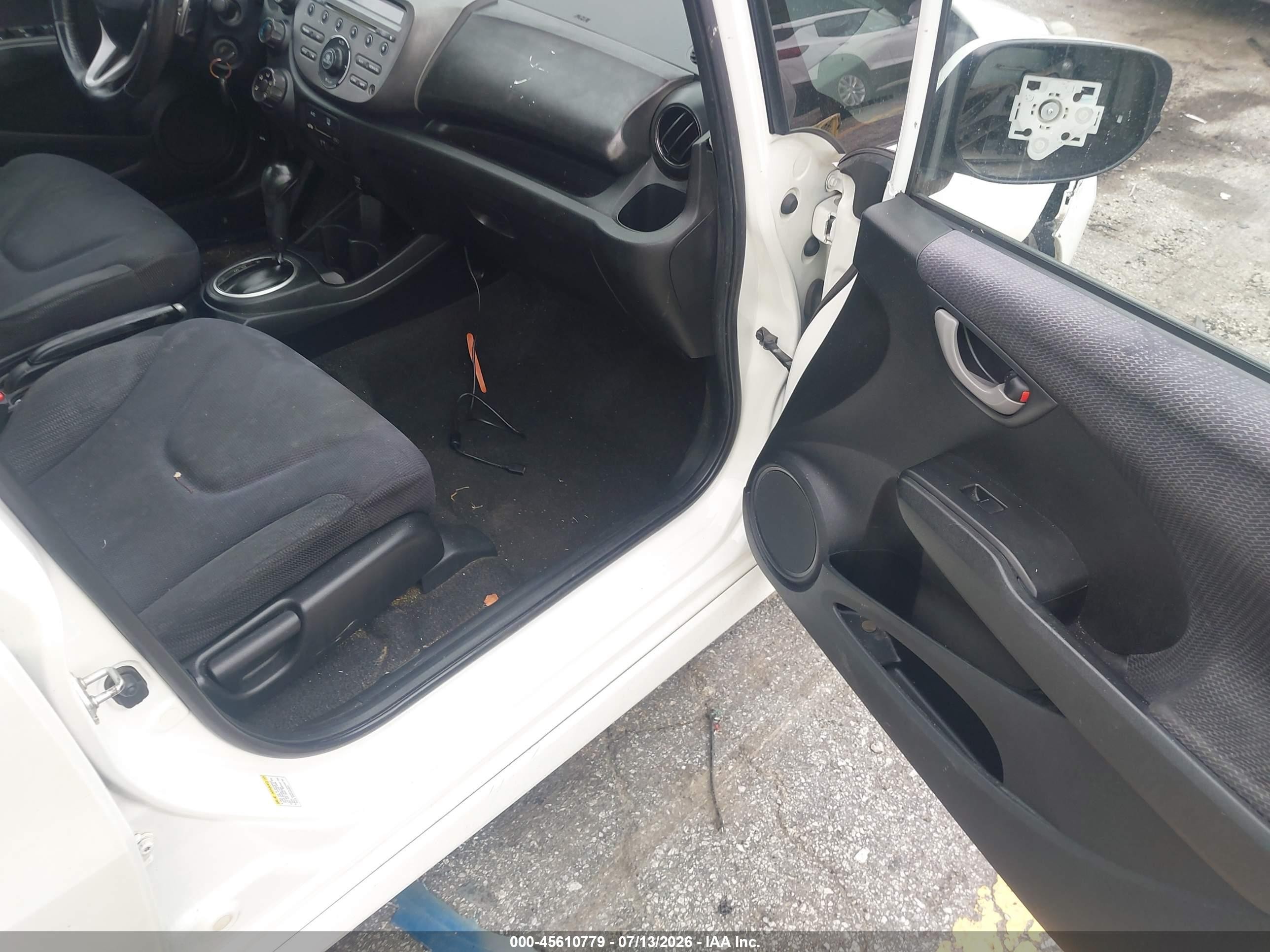 2012 Honda Fit Sport White vin: JHMGE8H53CC027774