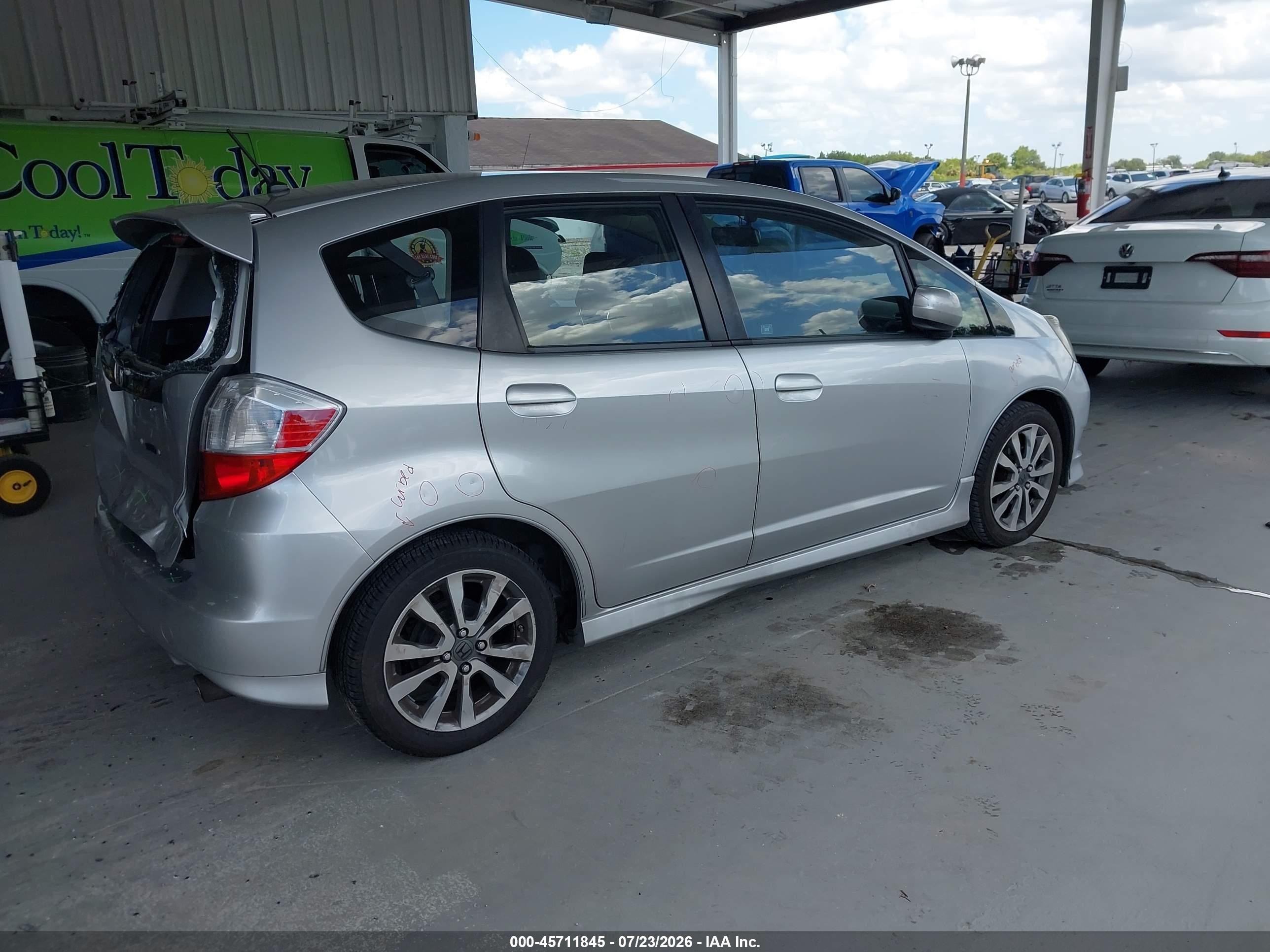 2012 Honda Fit Sport Silver vin: JHMGE8H53CC029332