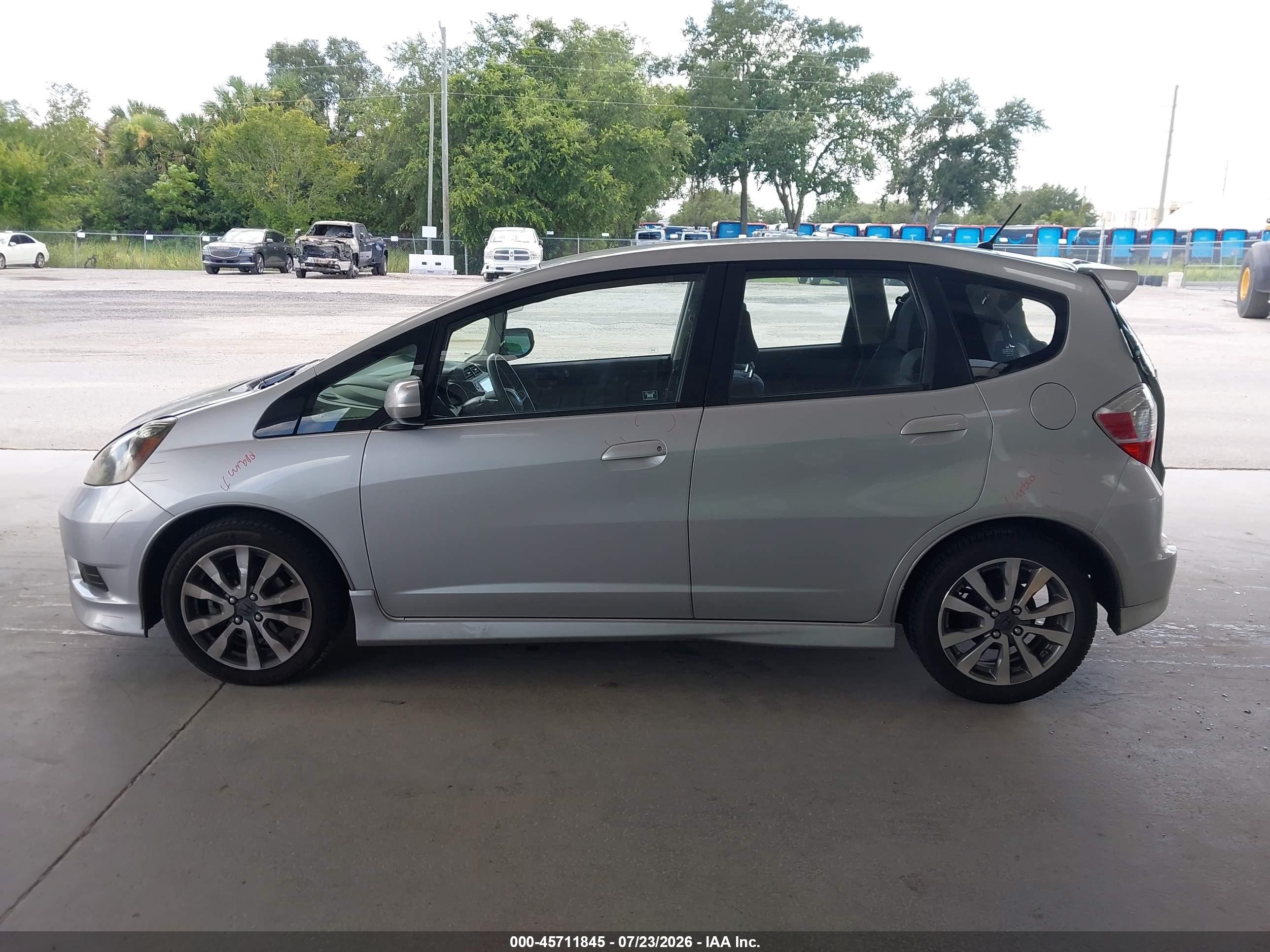 2012 Honda Fit Sport Silver vin: JHMGE8H53CC029332