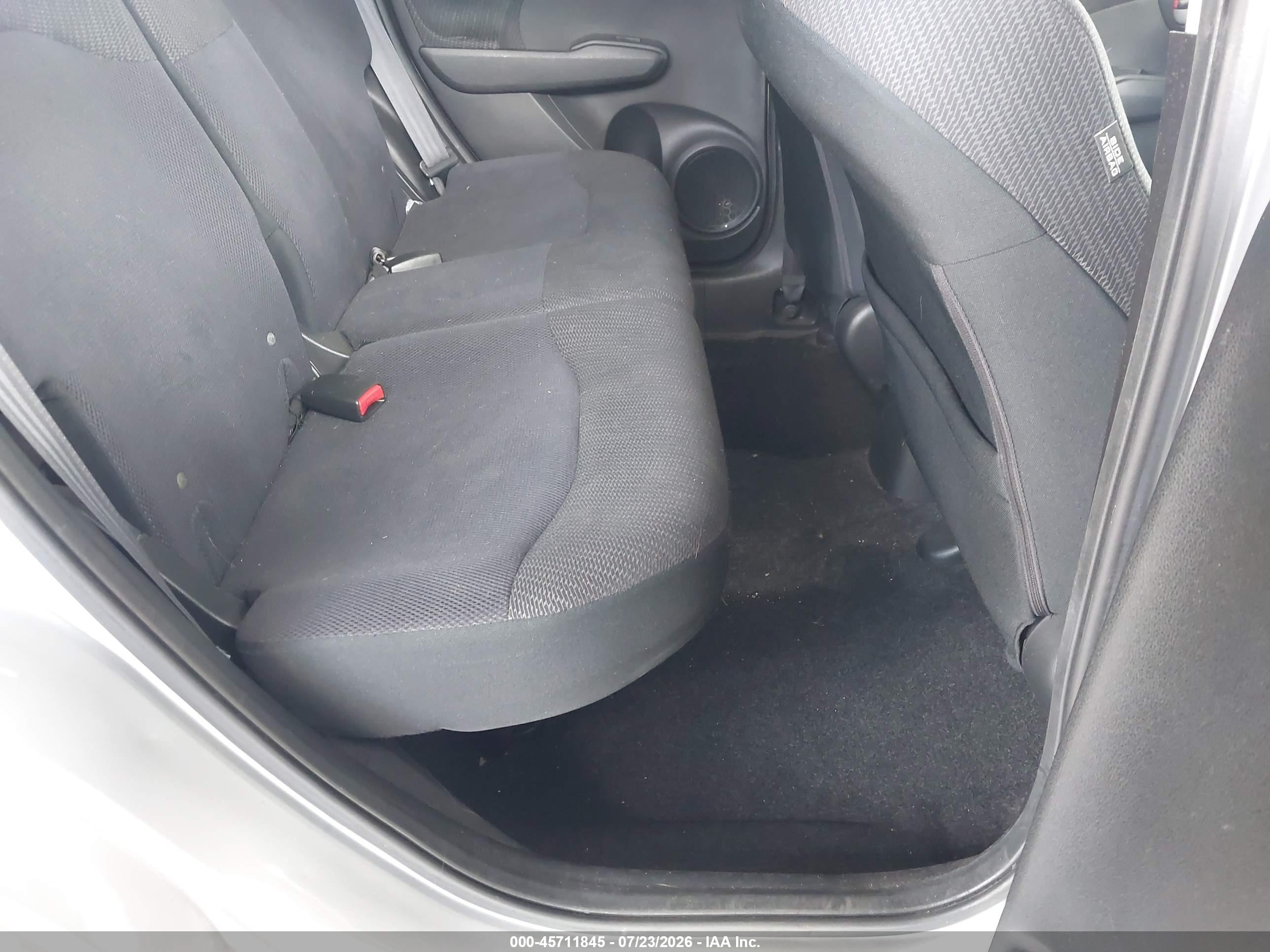 2012 Honda Fit Sport Silver vin: JHMGE8H53CC029332