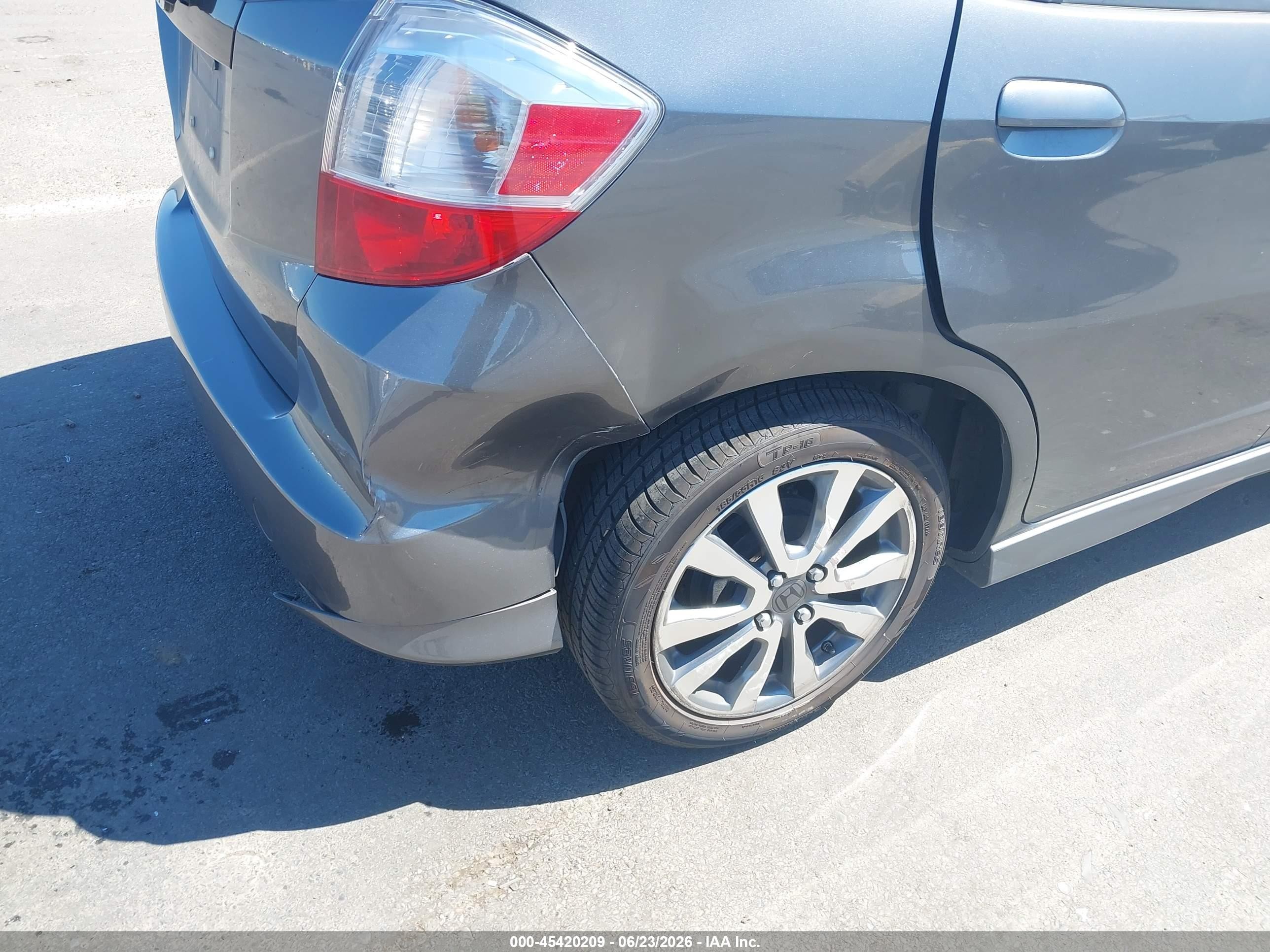 2012 Honda Fit Sport Gray vin: JHMGE8H53CC034935