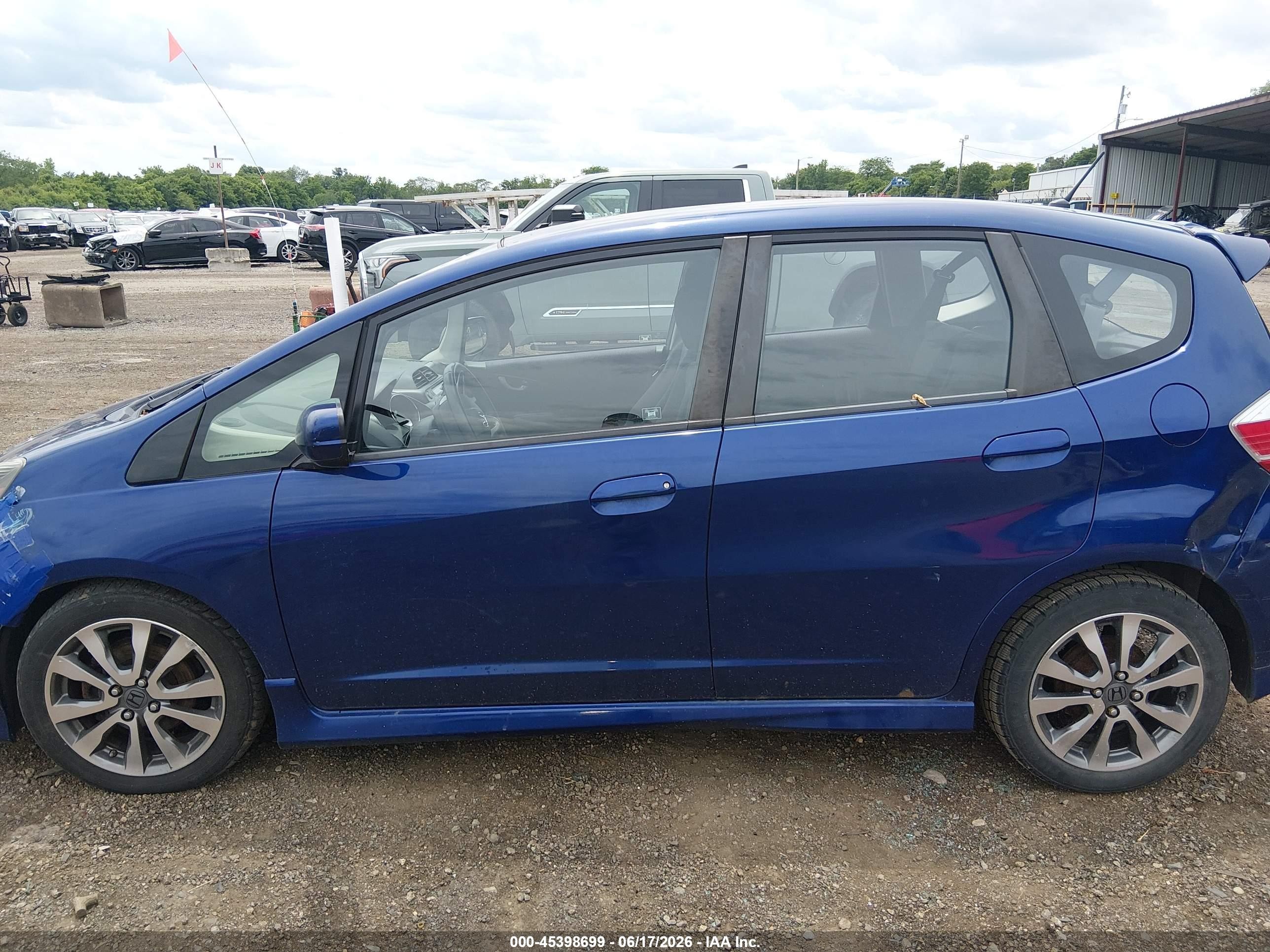 2013 Honda Fit Sport Синий vin: JHMGE8H53DC063224