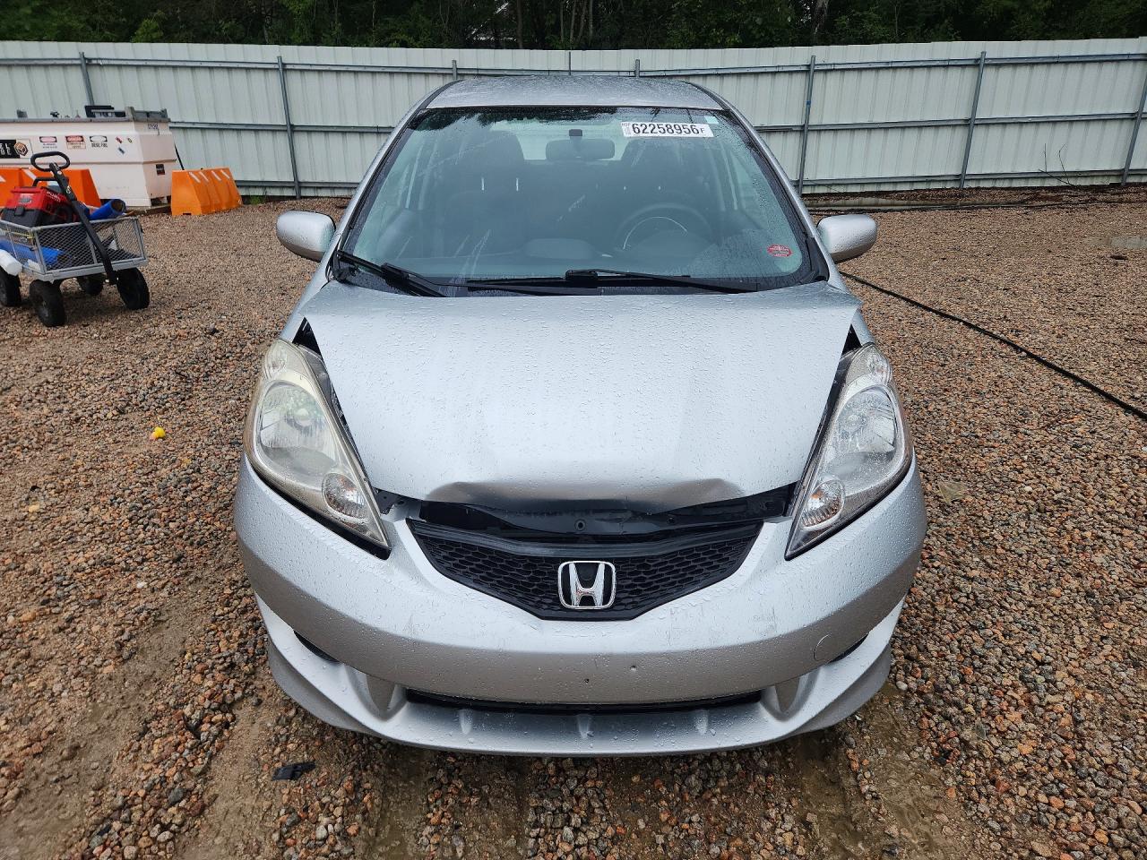 2011 Honda Fit Sport Silver vin: JHMGE8H54BC027782