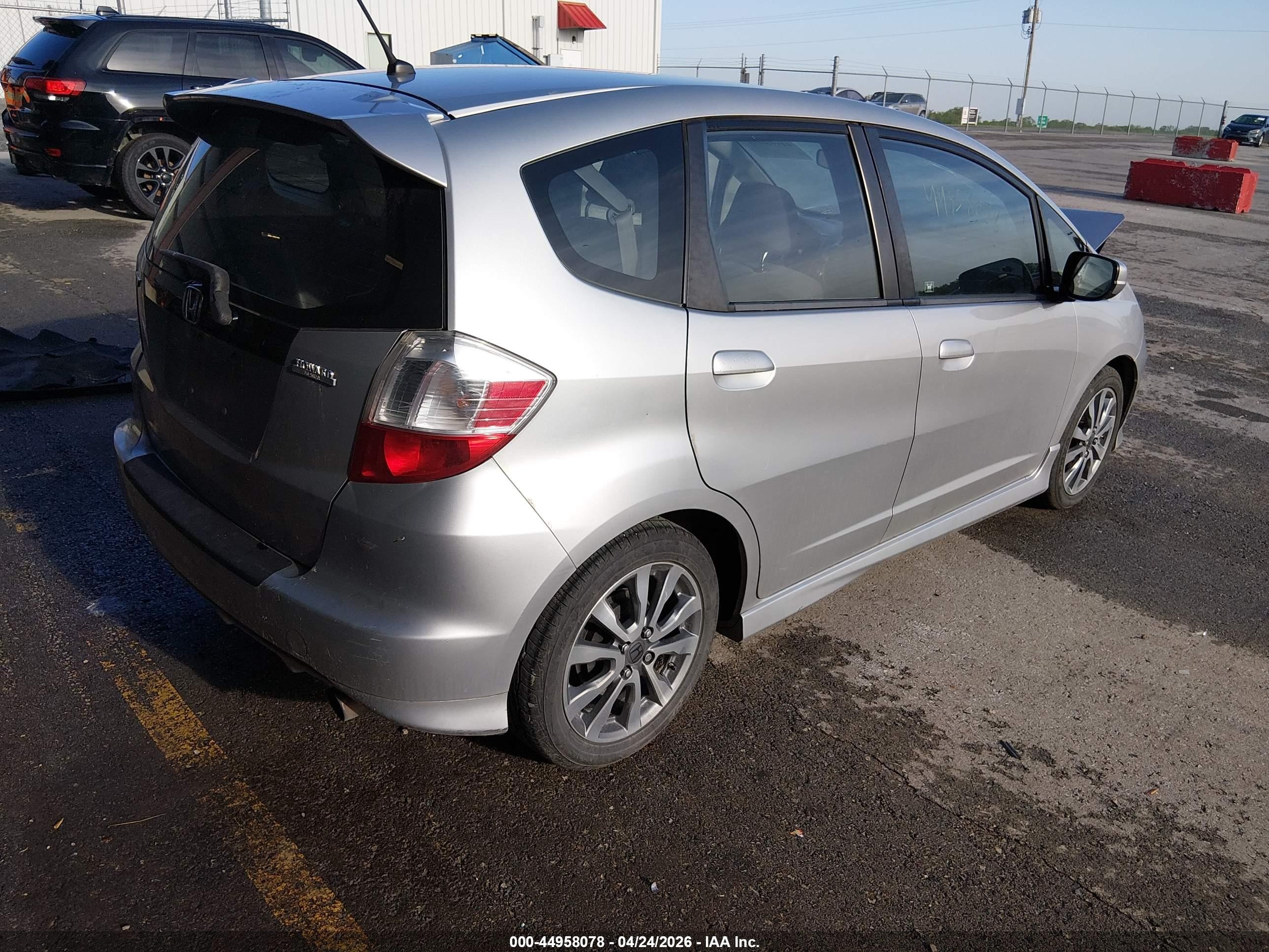 2012 Honda Fit Sport Gray vin: JHMGE8H54CC009008