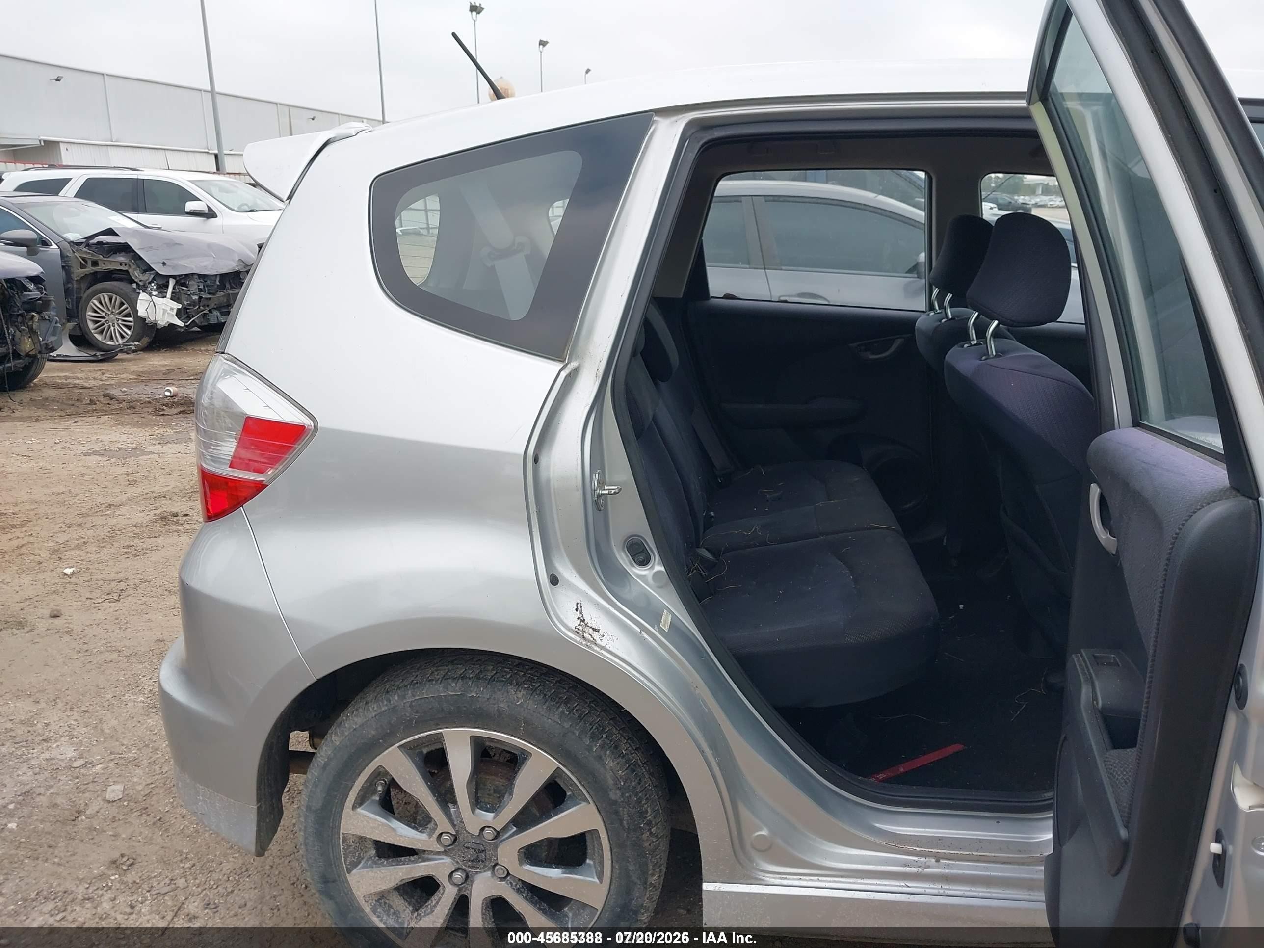 2012 Honda Fit Sport Silver vin: JHMGE8H54CC018095
