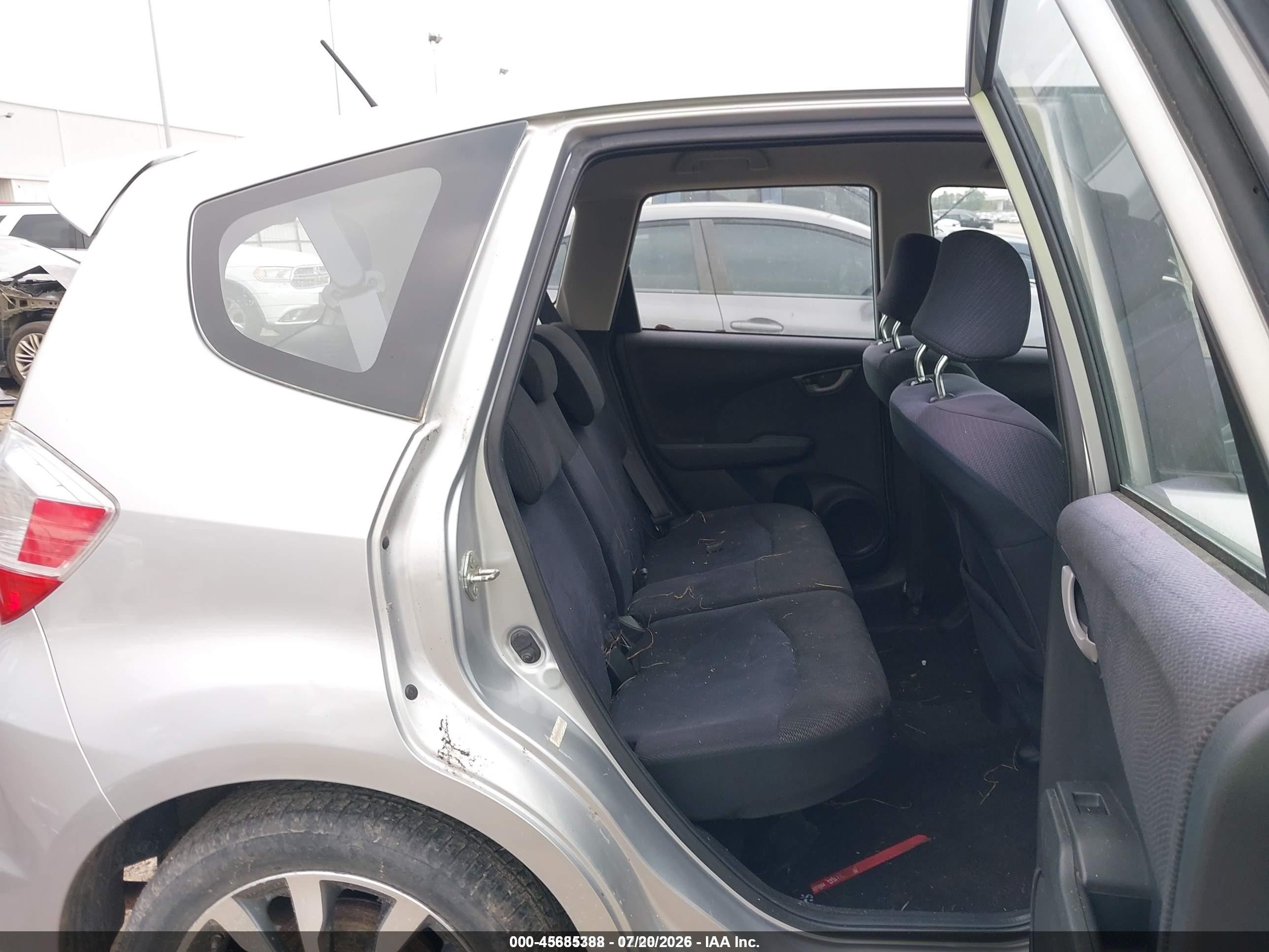2012 Honda Fit Sport Silver vin: JHMGE8H54CC018095