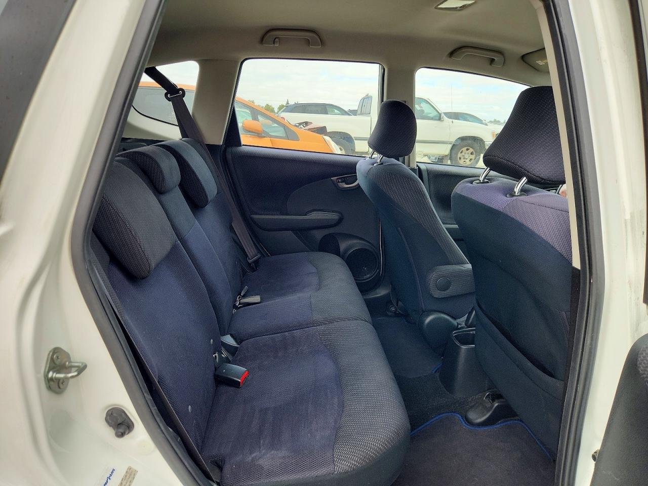 2012 Honda Fit Sport White vin: JHMGE8H54CC040095