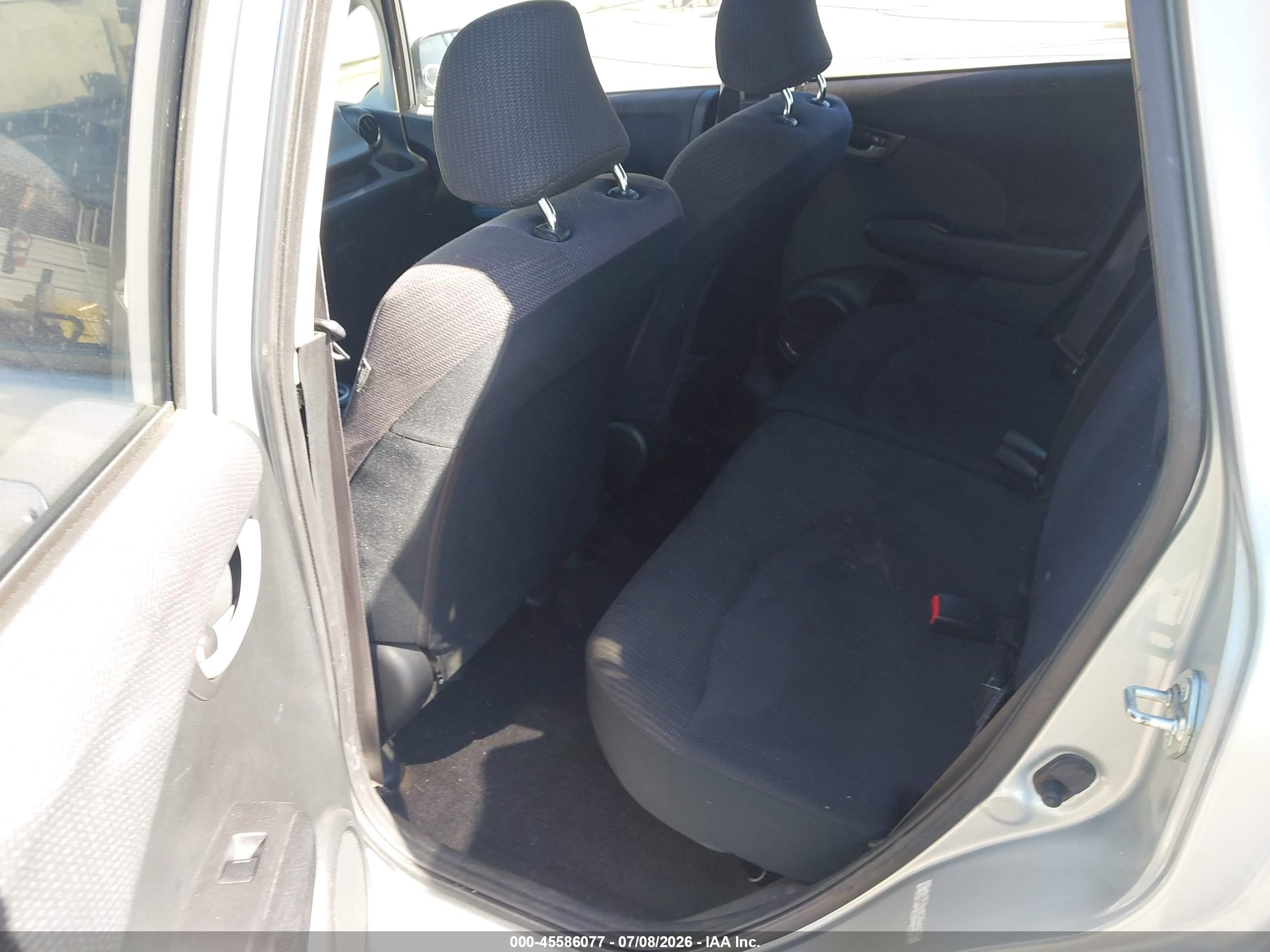 2012 Honda Fit Sport Silver vin: JHMGE8H54CS005725