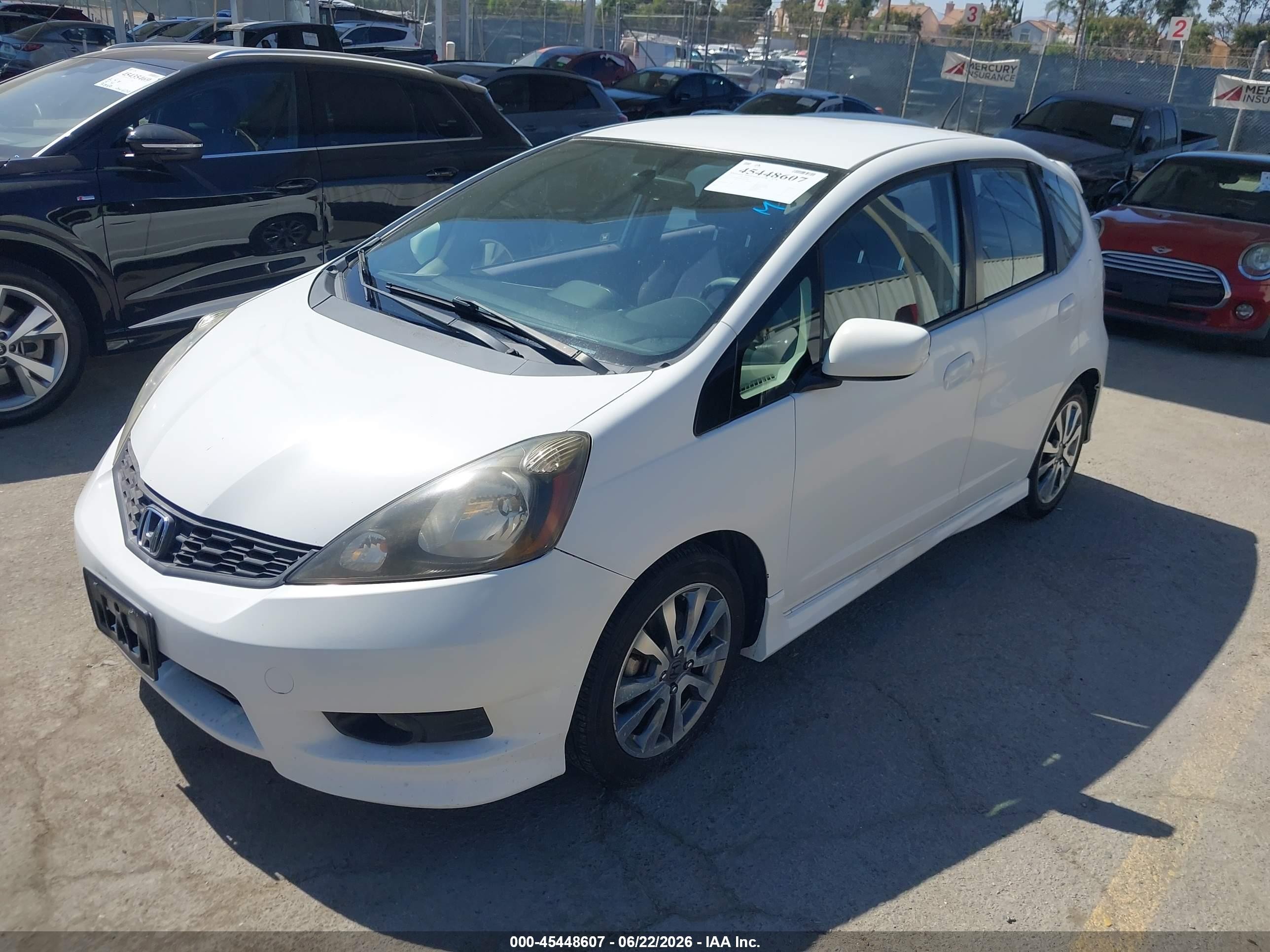 2013 Honda Fit Sport White vin: JHMGE8H54DC002741
