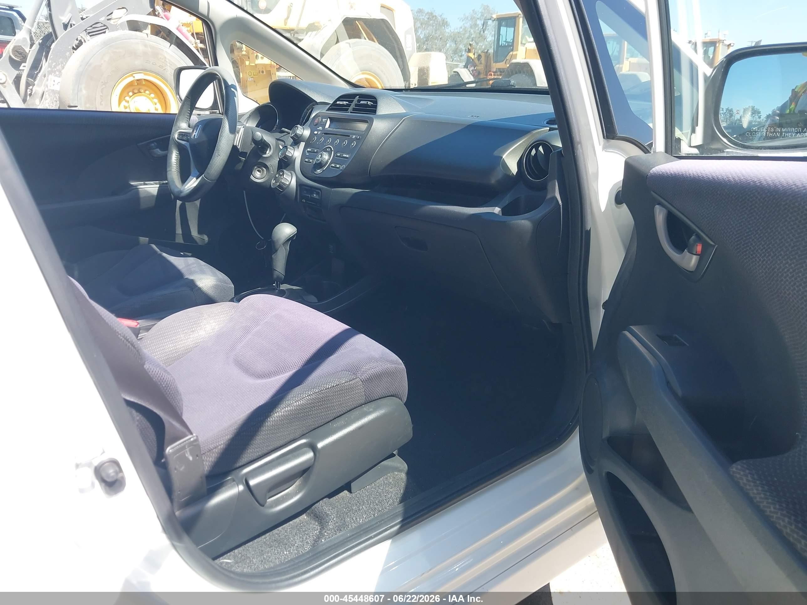 2013 Honda Fit Sport White vin: JHMGE8H54DC002741
