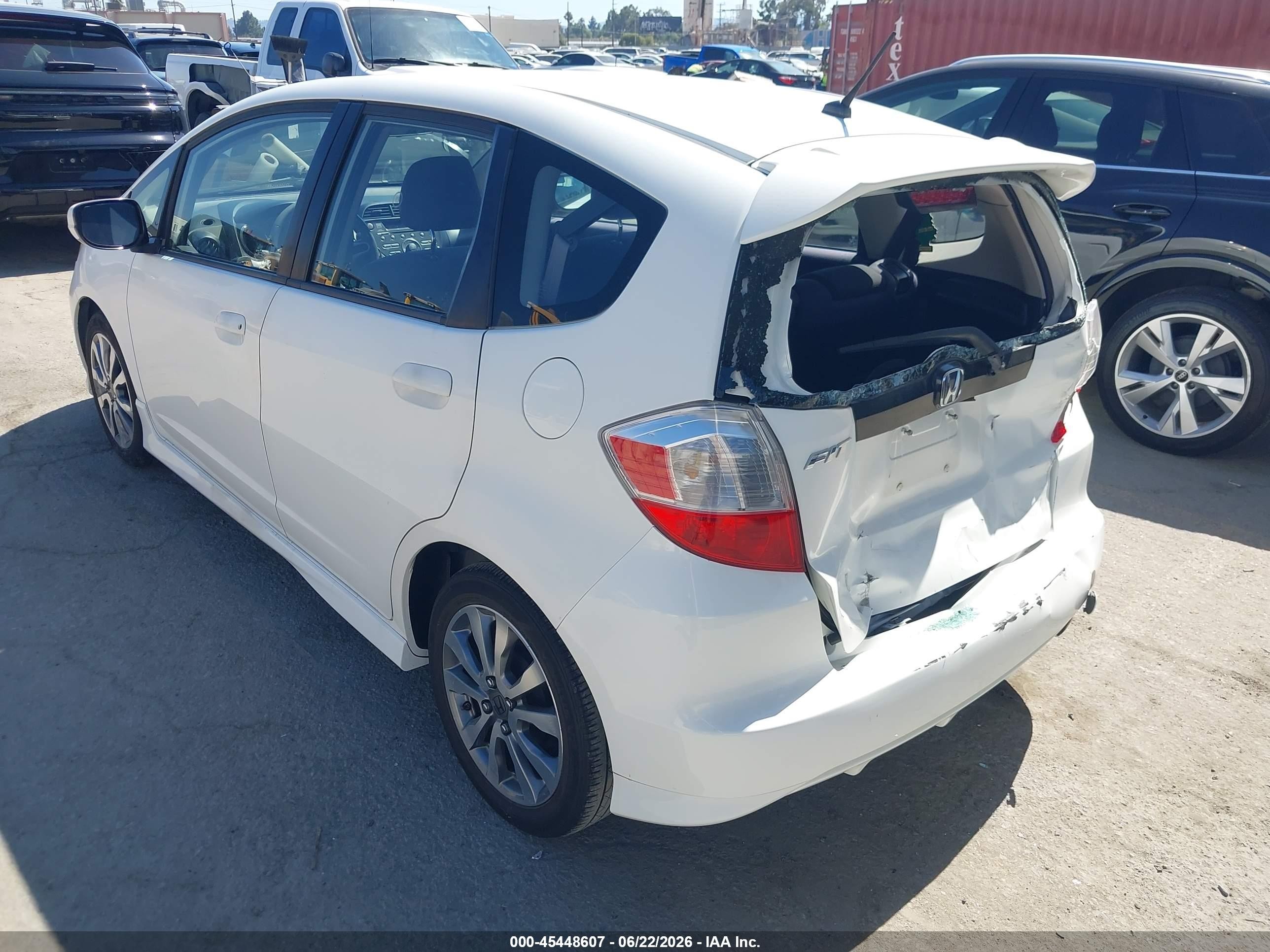 2013 Honda Fit Sport White vin: JHMGE8H54DC002741