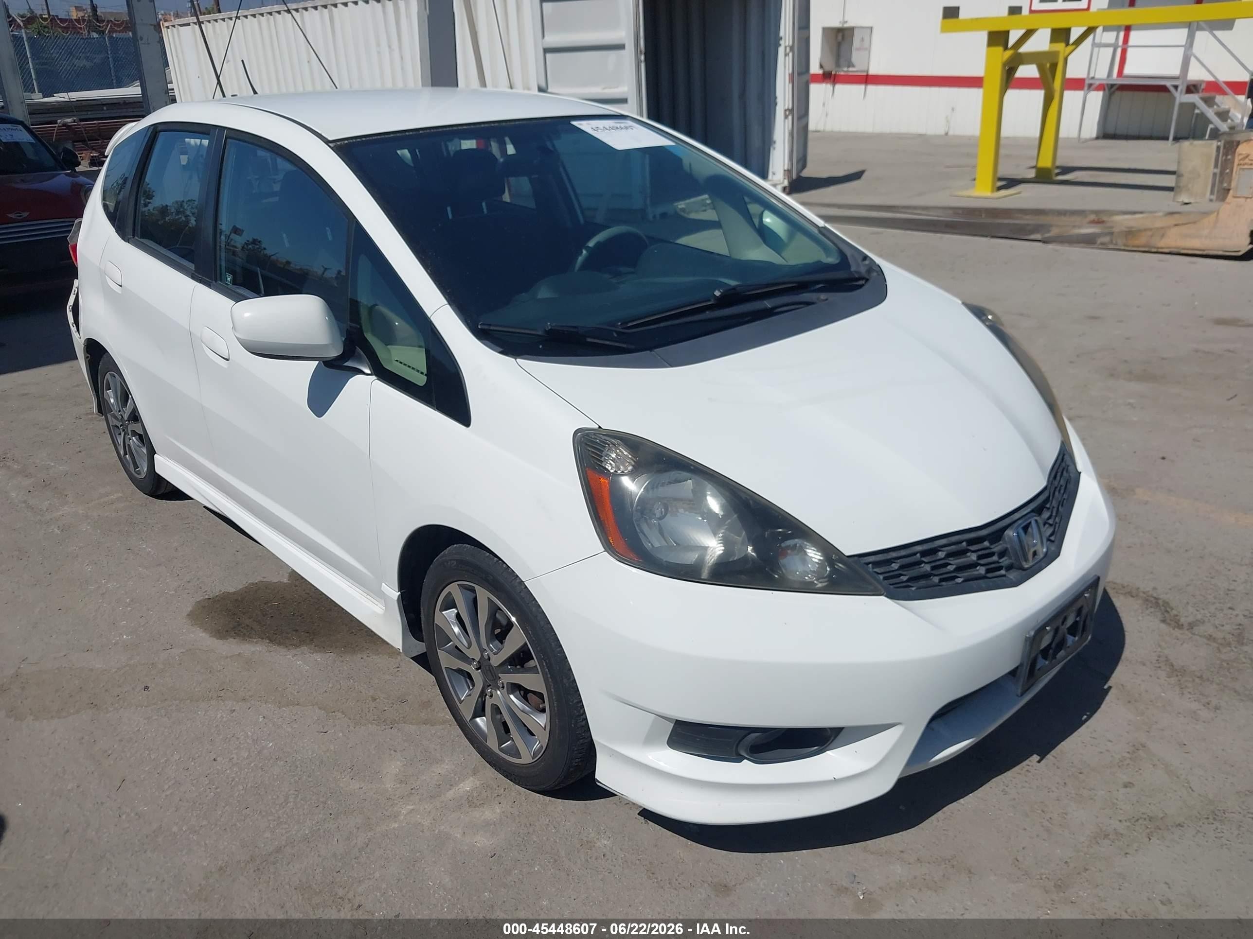 2013 Honda Fit Sport White vin: JHMGE8H54DC002741