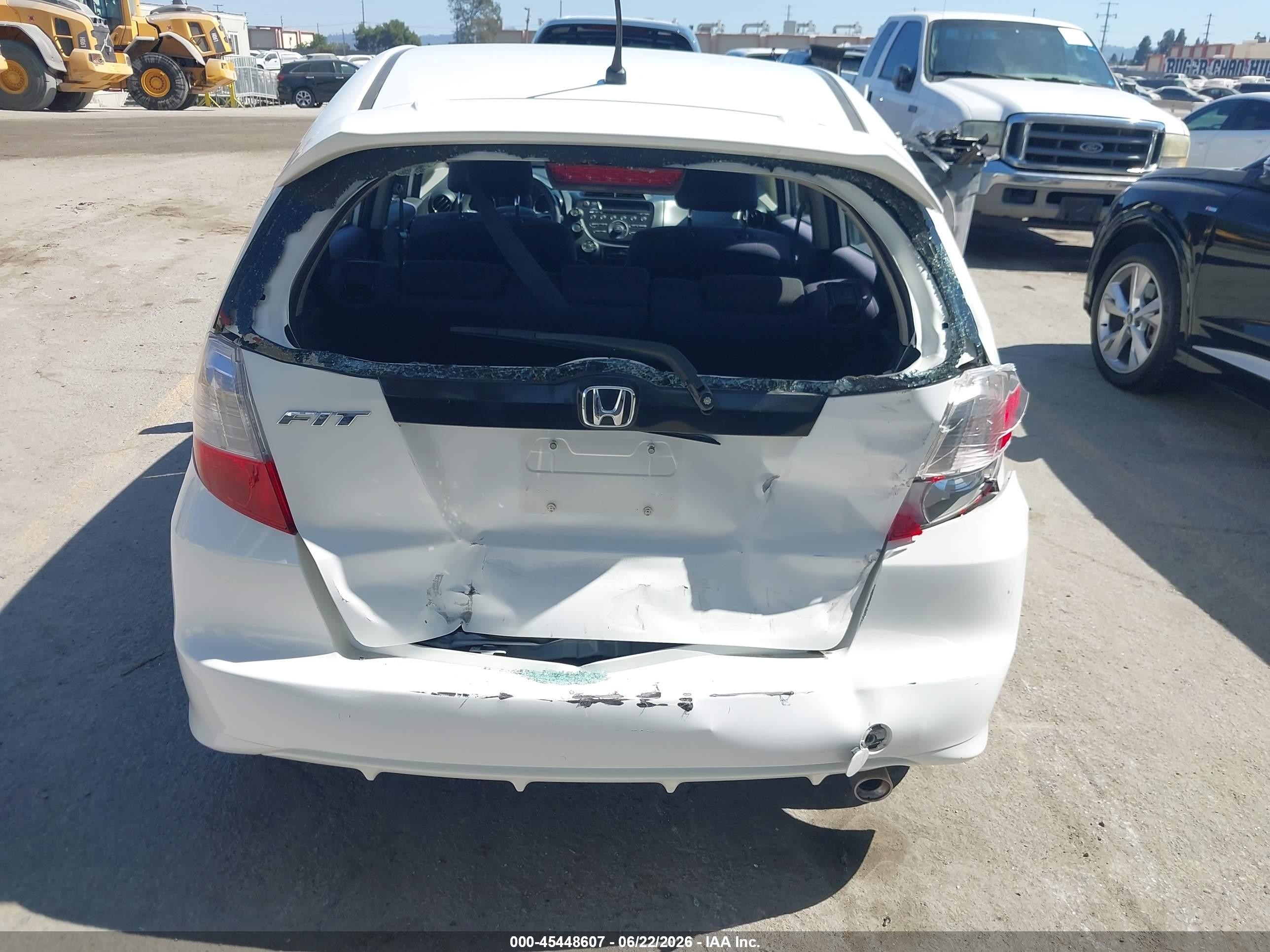 2013 Honda Fit Sport White vin: JHMGE8H54DC002741