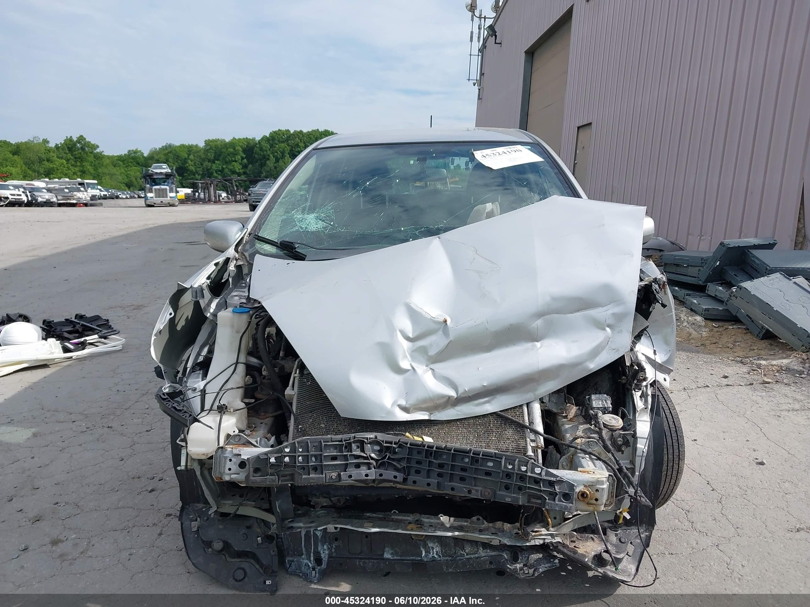 2013 Honda Fit Sport Silver vin: JHMGE8H54DC040079