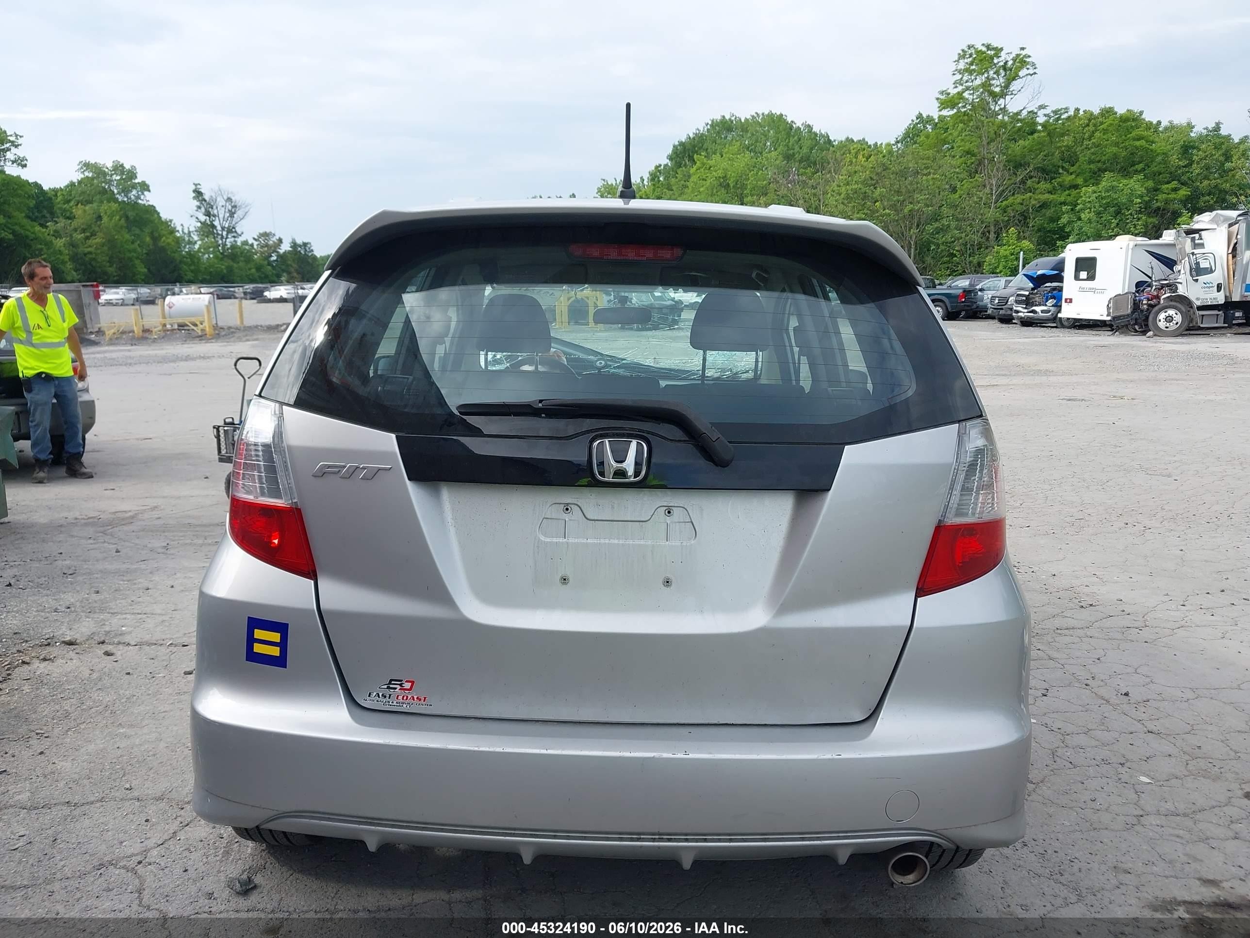 2013 Honda Fit Sport Silver vin: JHMGE8H54DC040079