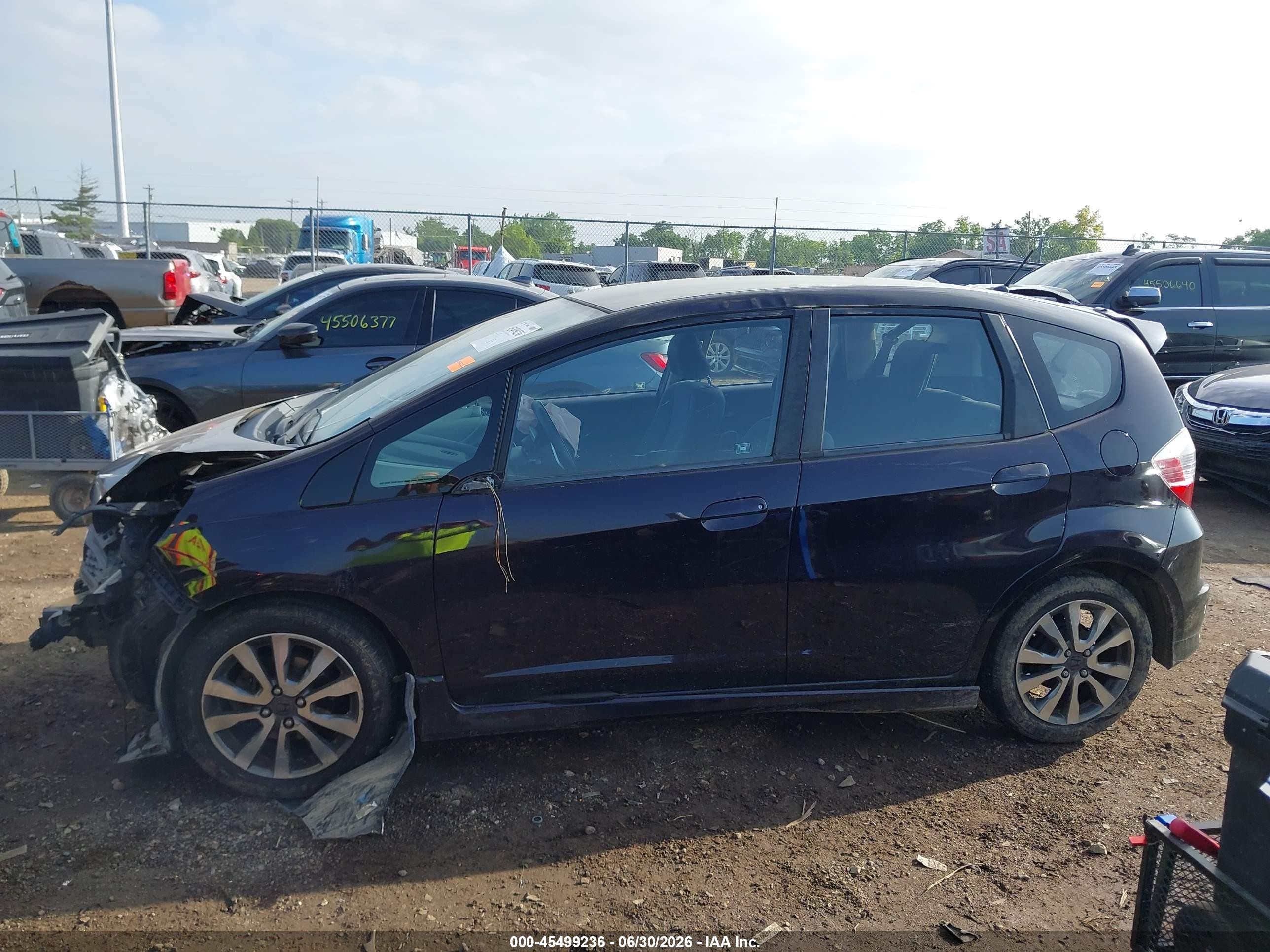 2013 Honda Fit Sport Черный vin: JHMGE8H54DC049476