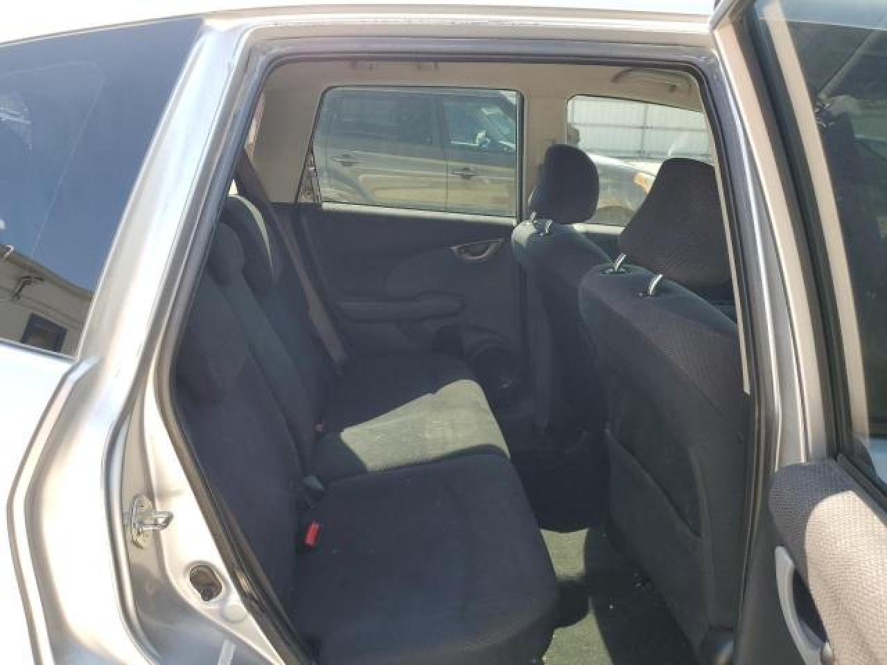 2013 Honda Fit Sport Silver vin: JHMGE8H54DC052880