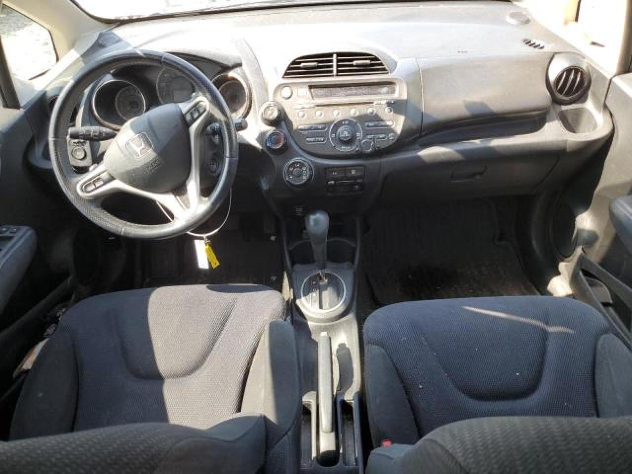 2013 Honda Fit Sport Silver vin: JHMGE8H54DC052880