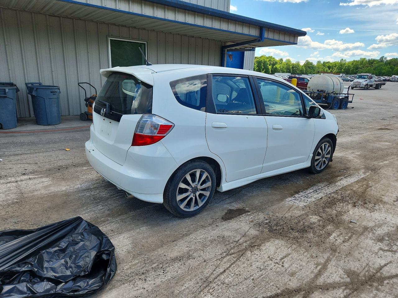 2013 Honda Fit Sport Белый vin: JHMGE8H54DC071090