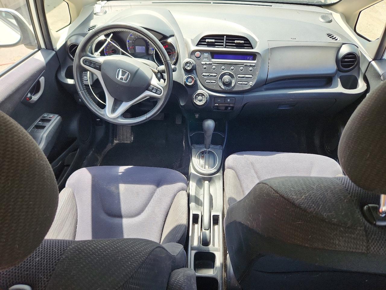 2013 Honda Fit Sport Белый vin: JHMGE8H54DC071090