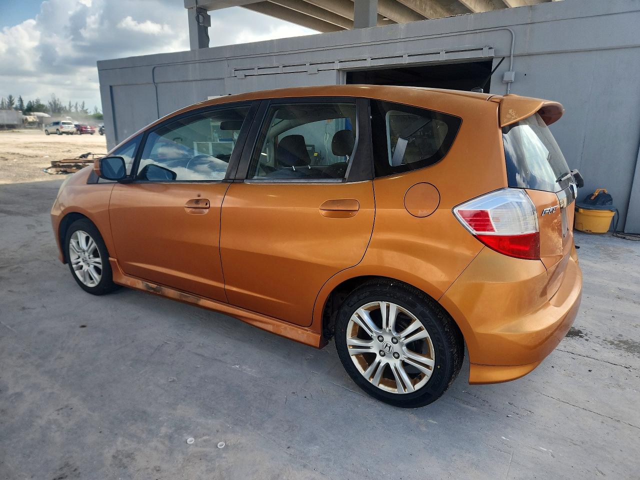 2011 Honda Fit Sport Orange vin: JHMGE8H55BC012630