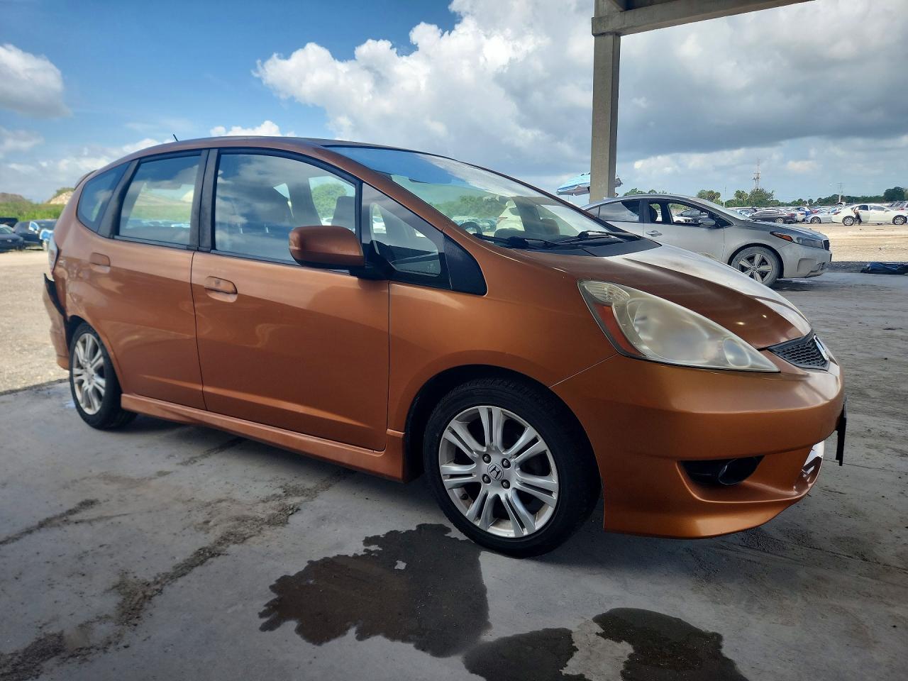 2011 Honda Fit Sport Orange vin: JHMGE8H55BC012630