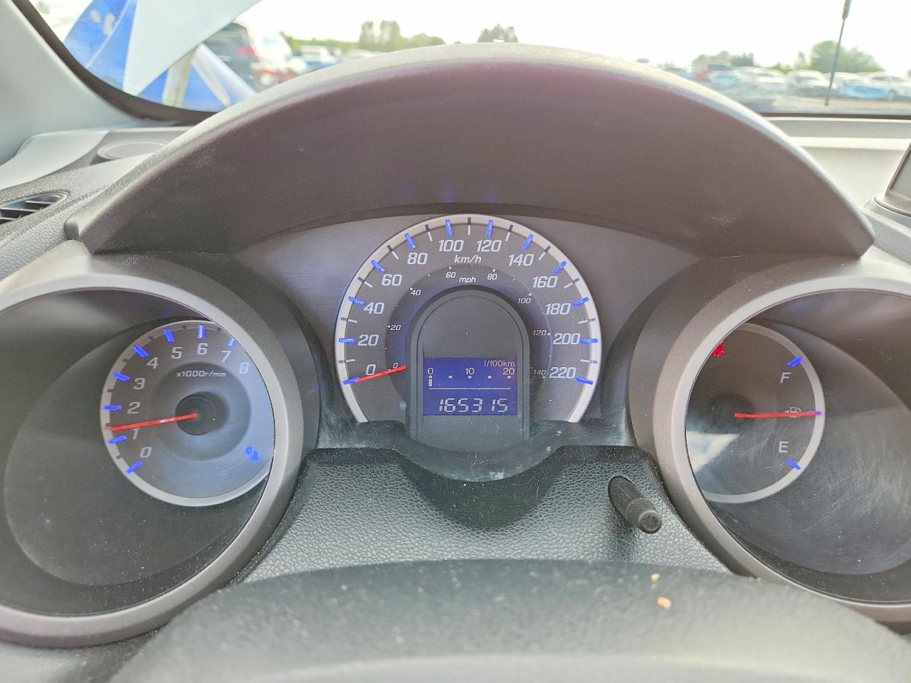 2011 Honda Fit White vin: JHMGE8H55BC801375