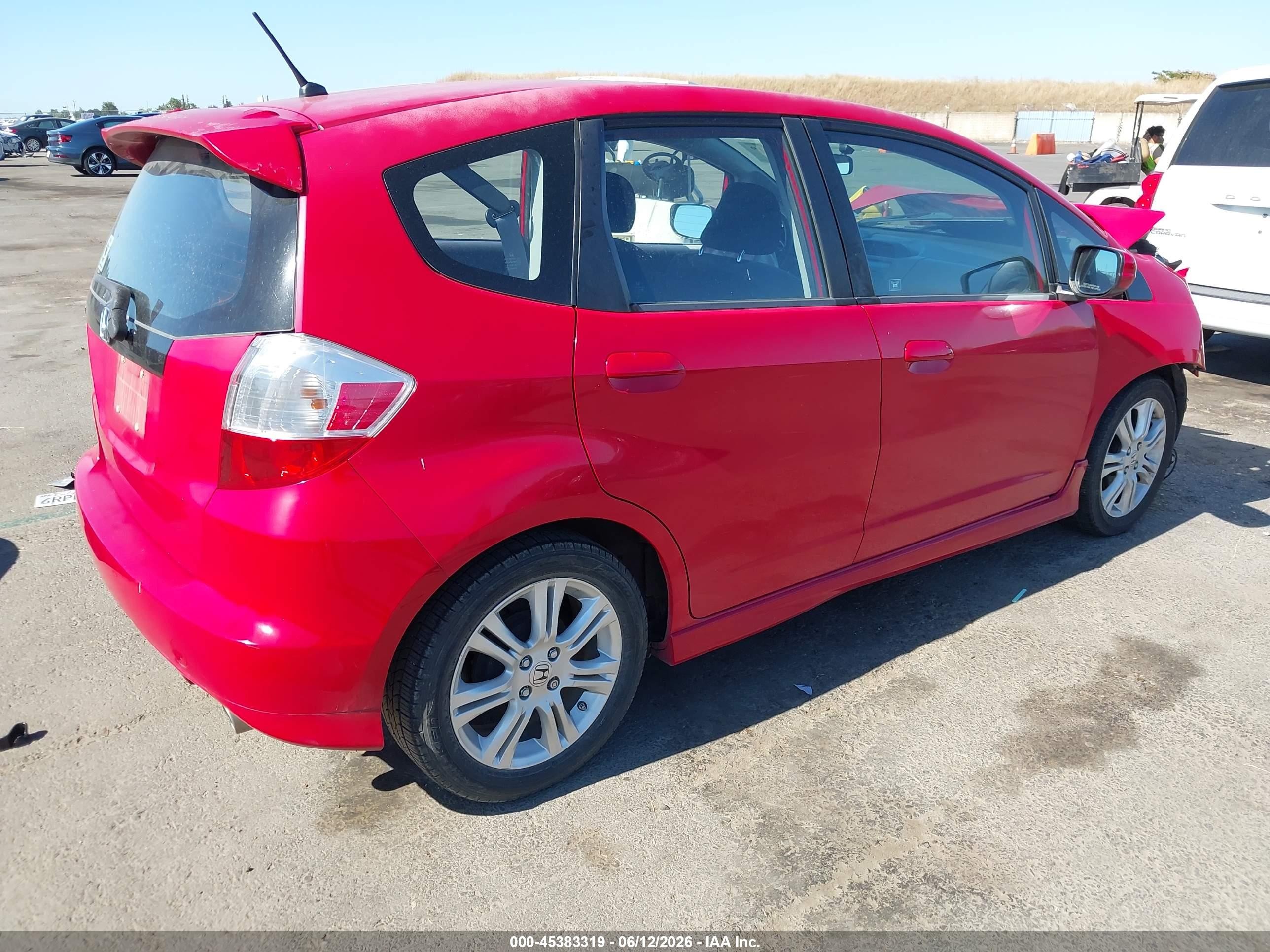 2011 Honda Fit Sport Red vin: JHMGE8H55BS003562