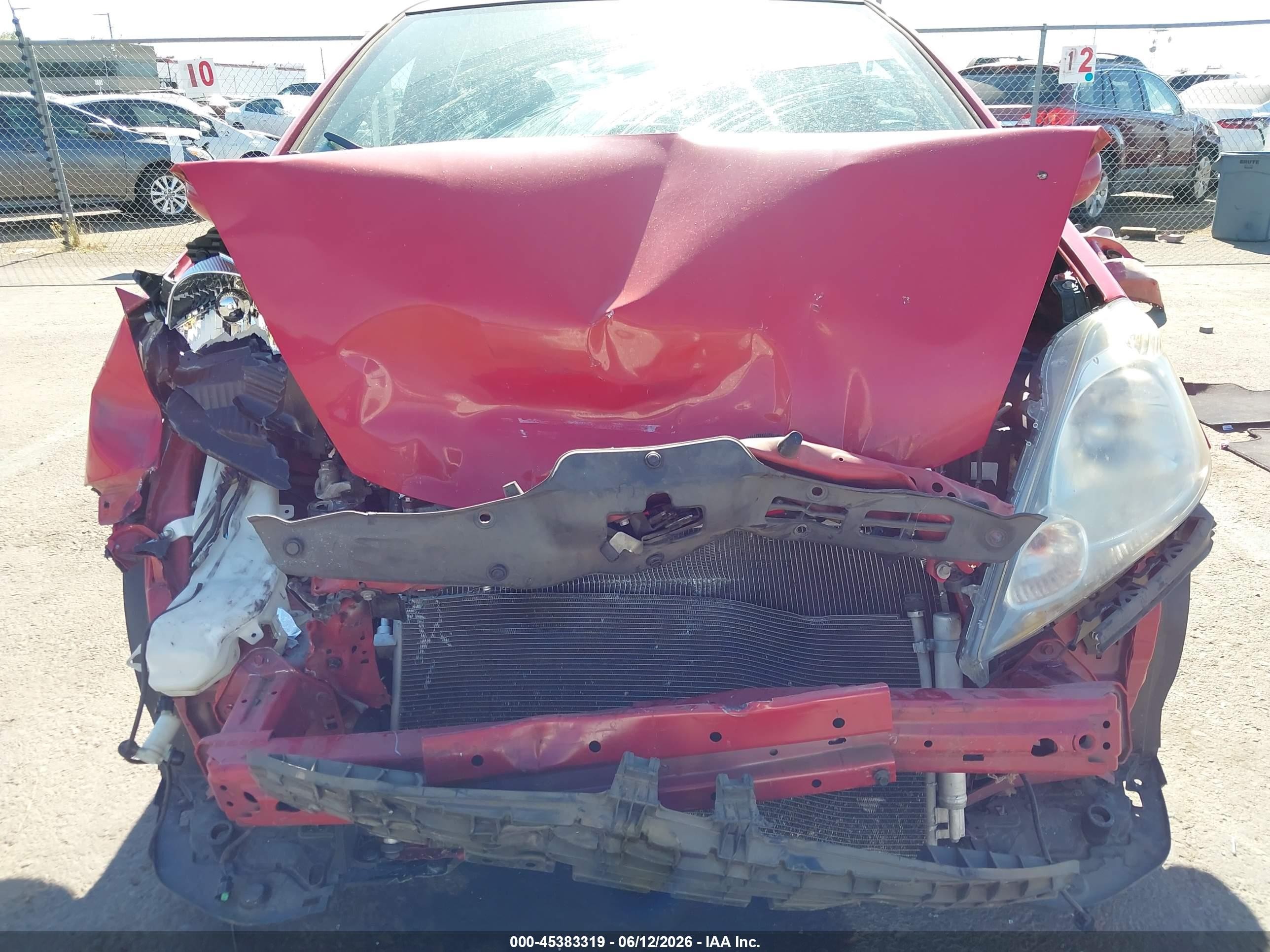2011 Honda Fit Sport Red vin: JHMGE8H55BS003562