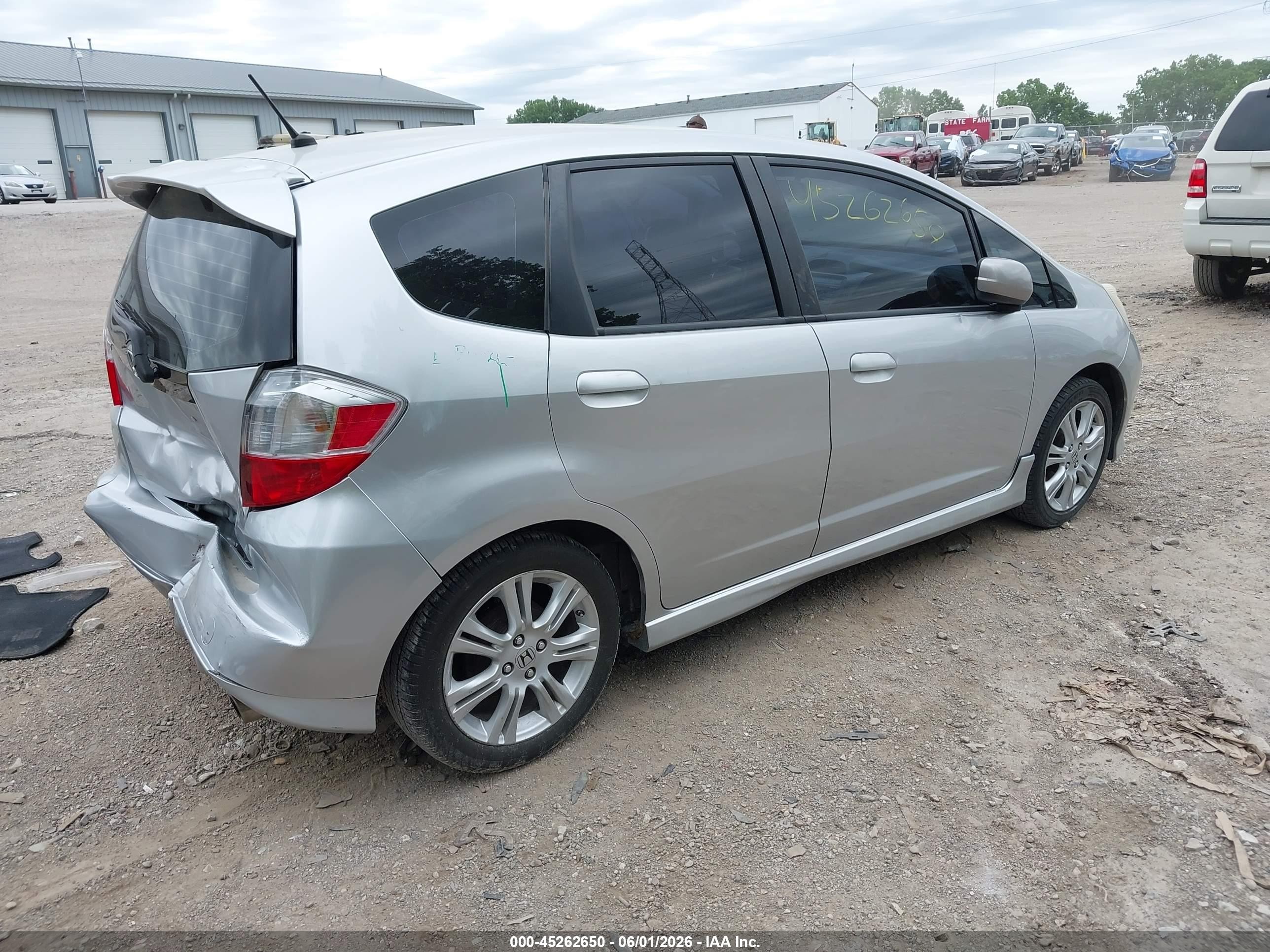2011 Honda Fit Sport Silver vin: JHMGE8H55BS004775