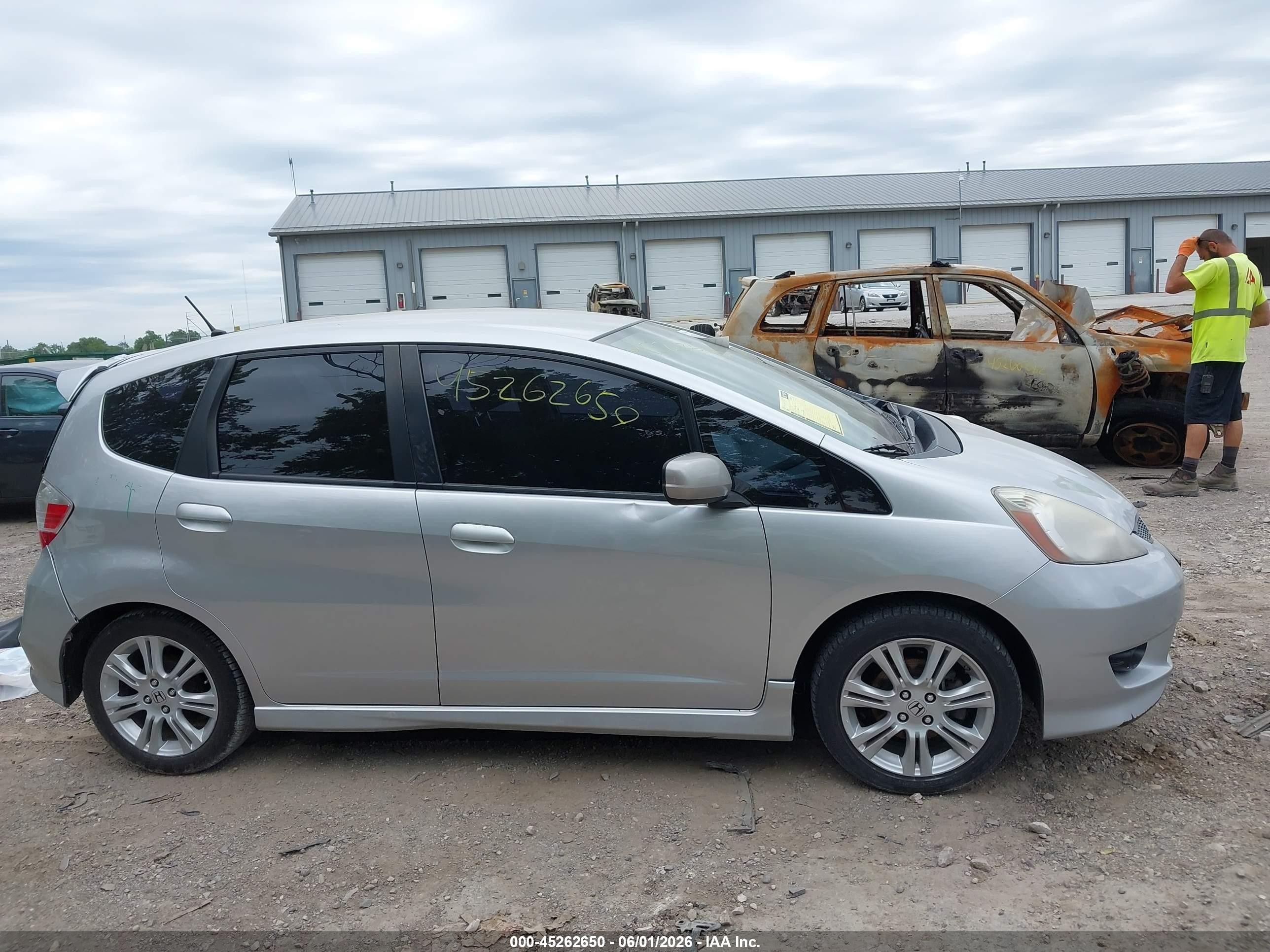 2011 Honda Fit Sport Silver vin: JHMGE8H55BS004775