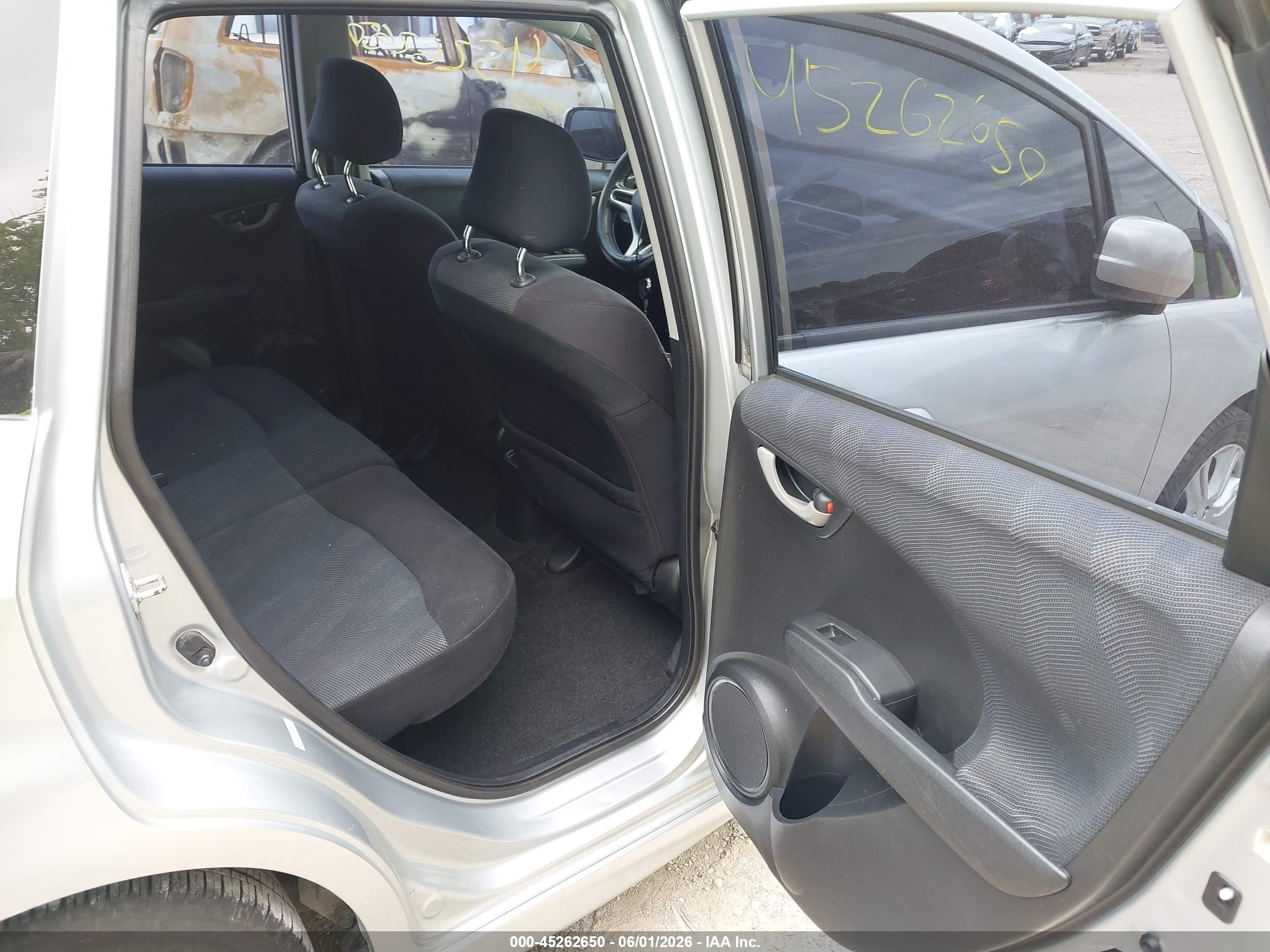 2011 Honda Fit Sport Silver vin: JHMGE8H55BS004775