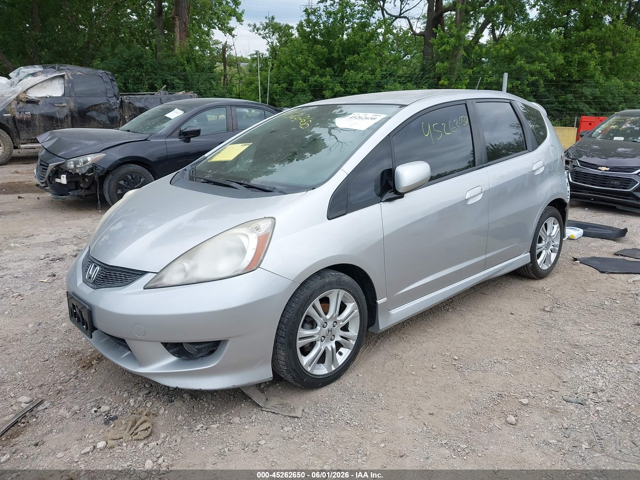 2011 Honda Fit Sport Silver vin: JHMGE8H55BS004775
