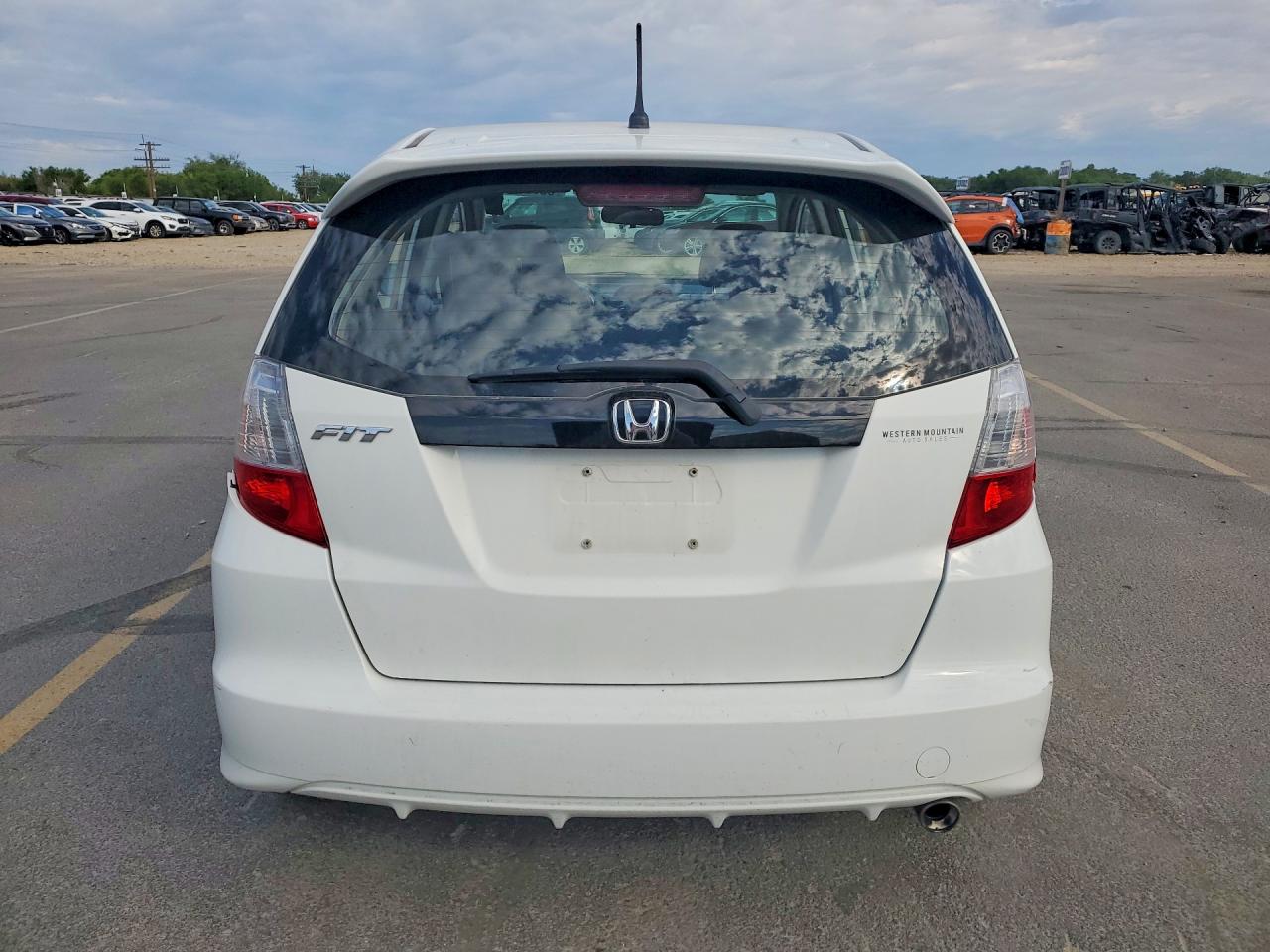 2012 Honda Fit Sport White vin: JHMGE8H55CC000589