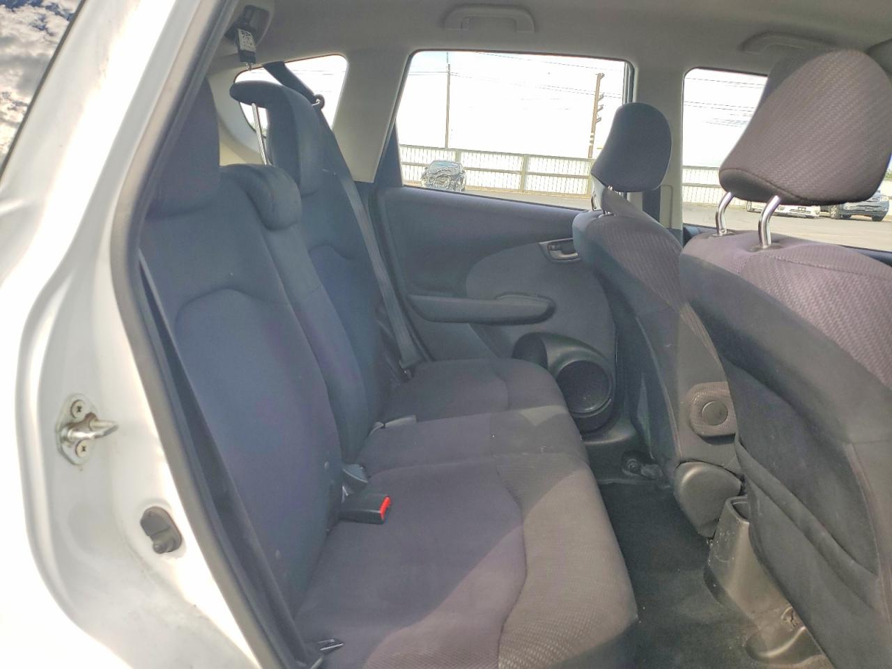 2012 Honda Fit Sport White vin: JHMGE8H55CC000589
