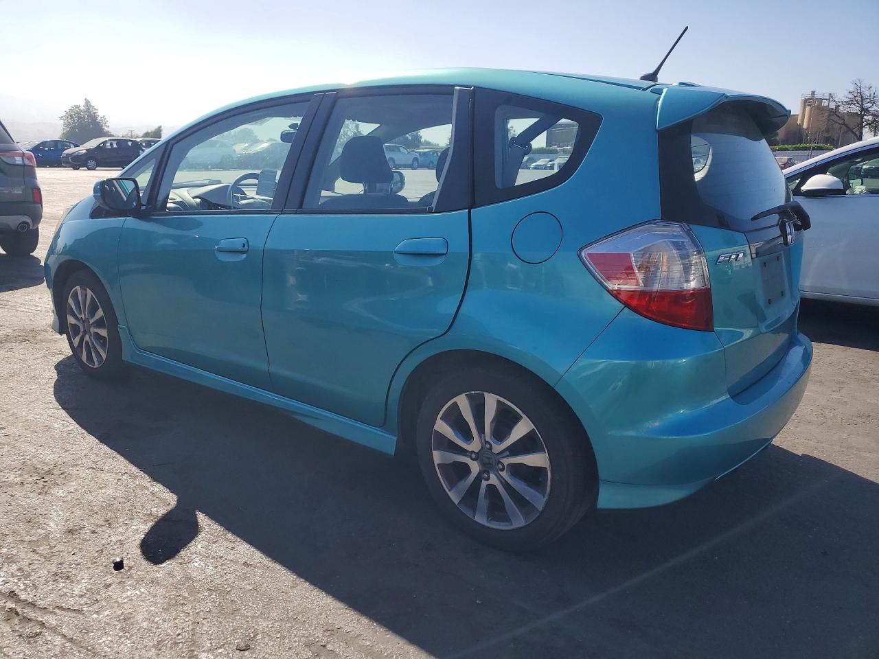 2013 Honda Fit Sport Turquoise vin: JHMGE8H55DC015353