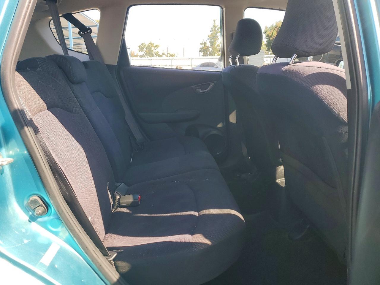 2013 Honda Fit Sport Turquoise vin: JHMGE8H55DC015353