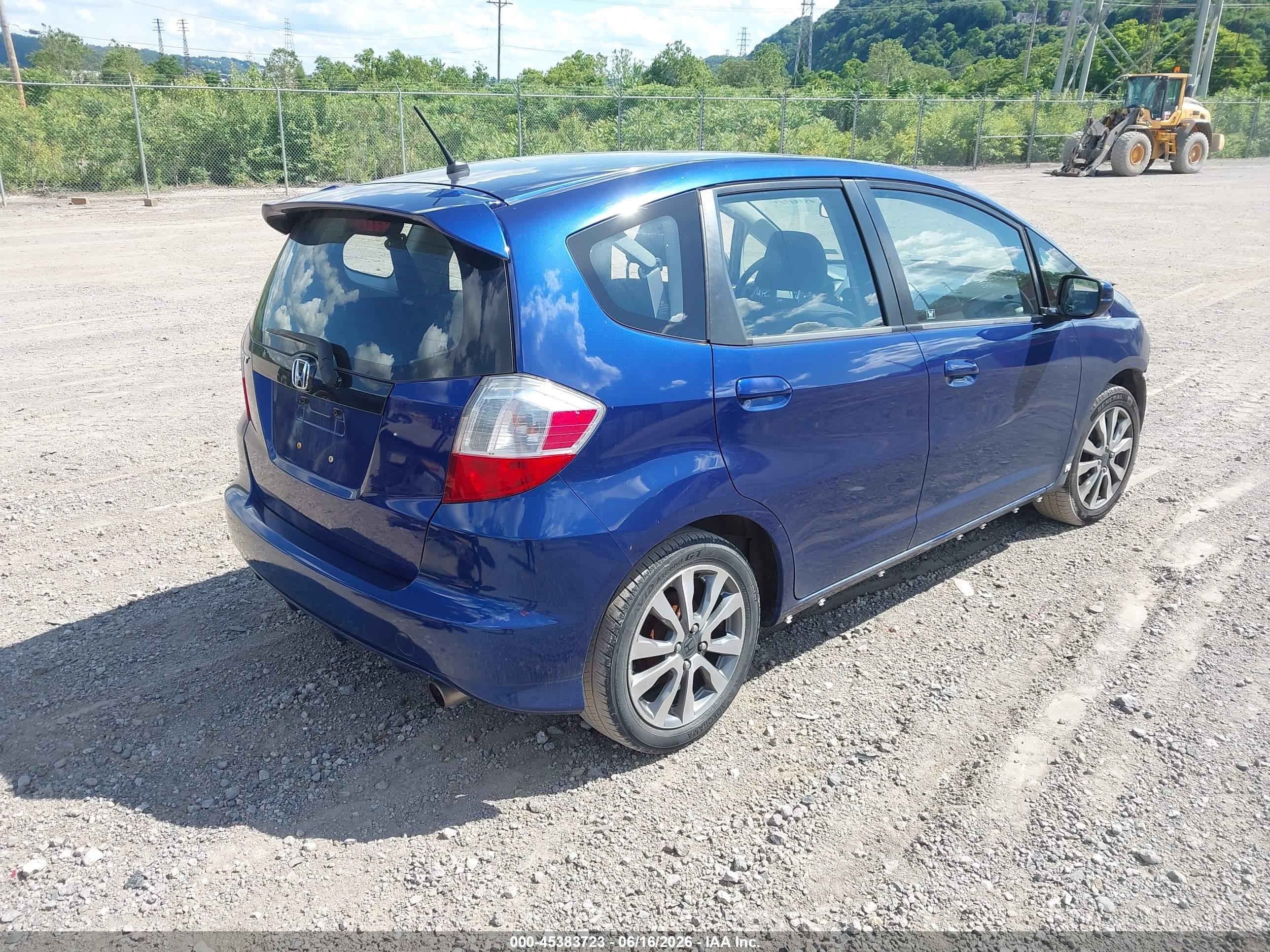2013 Honda Fit Sport Blue vin: JHMGE8H55DC030533