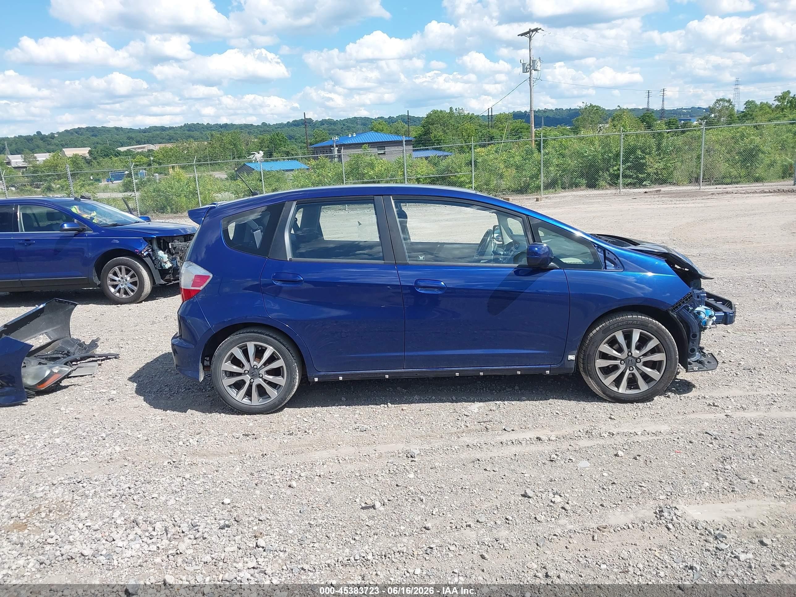 2013 Honda Fit Sport Blue vin: JHMGE8H55DC030533