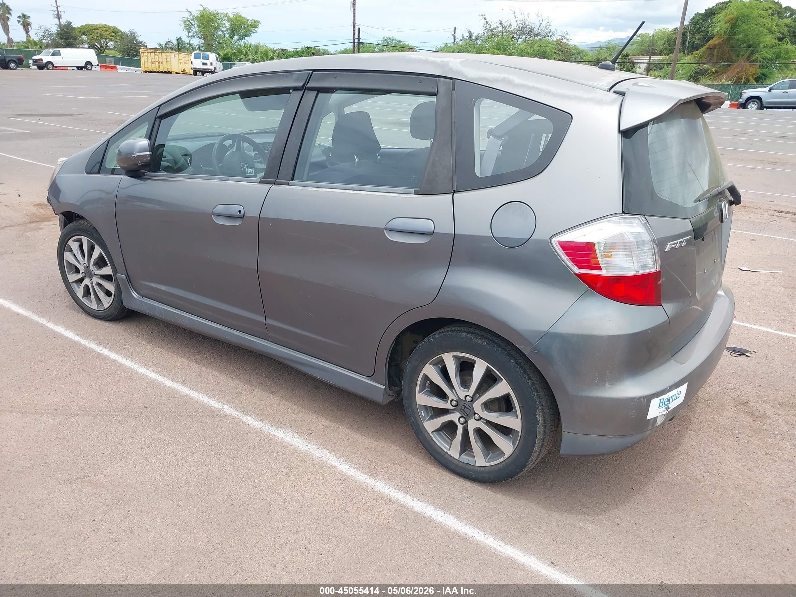 2013 Honda Fit Sport Gray vin: JHMGE8H55DC043184