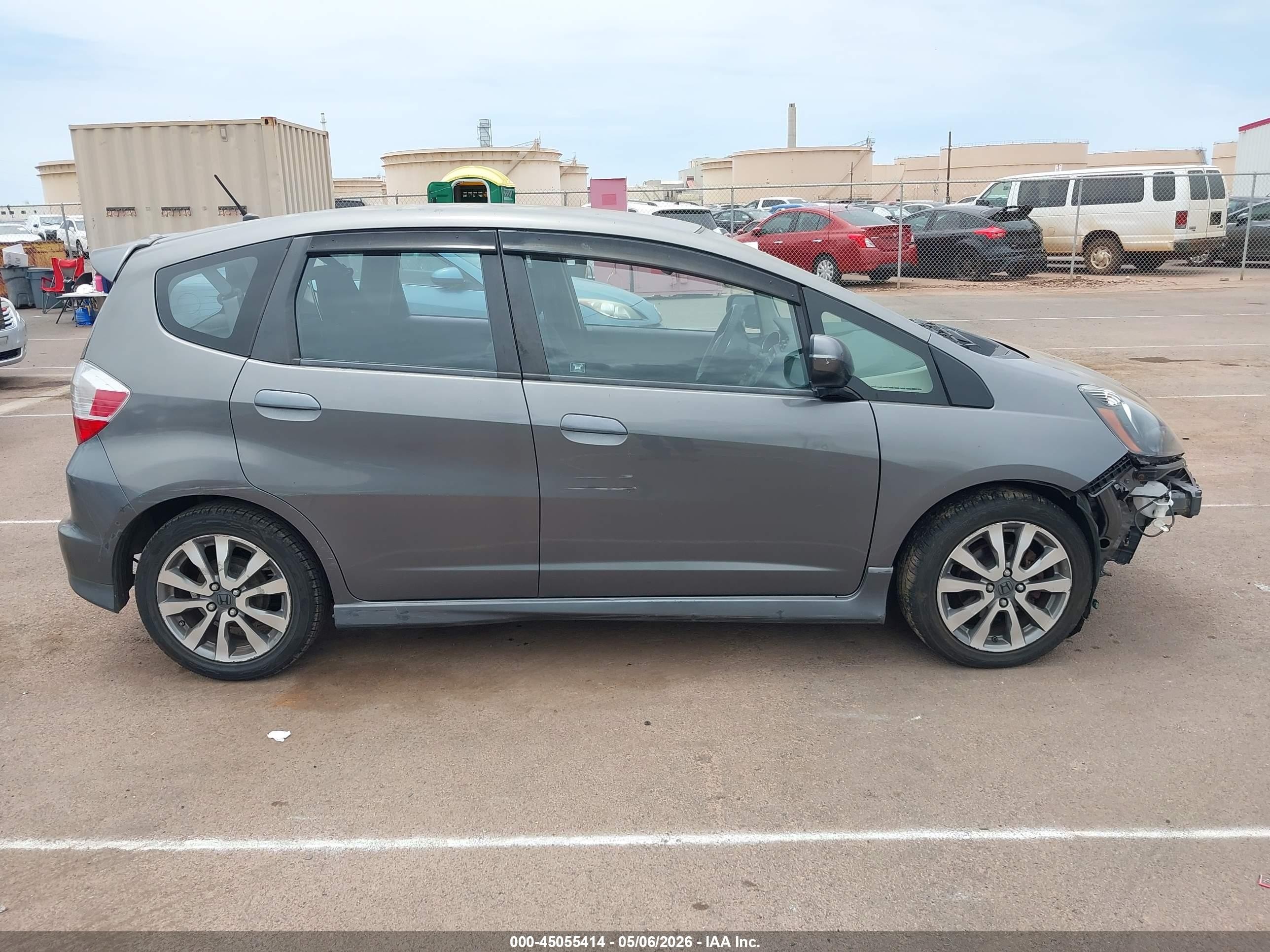 2013 Honda Fit Sport Gray vin: JHMGE8H55DC043184