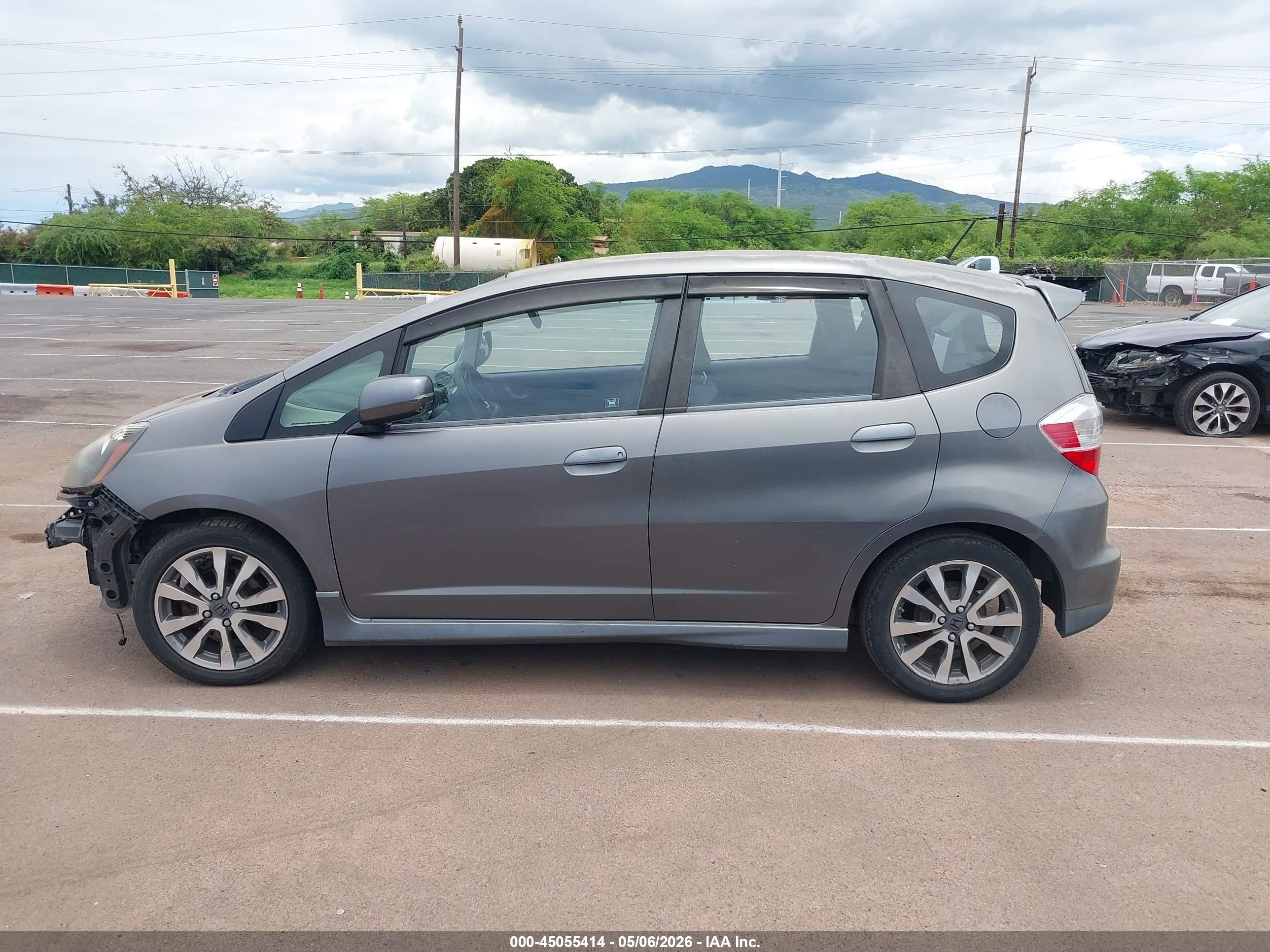 2013 Honda Fit Sport Gray vin: JHMGE8H55DC043184