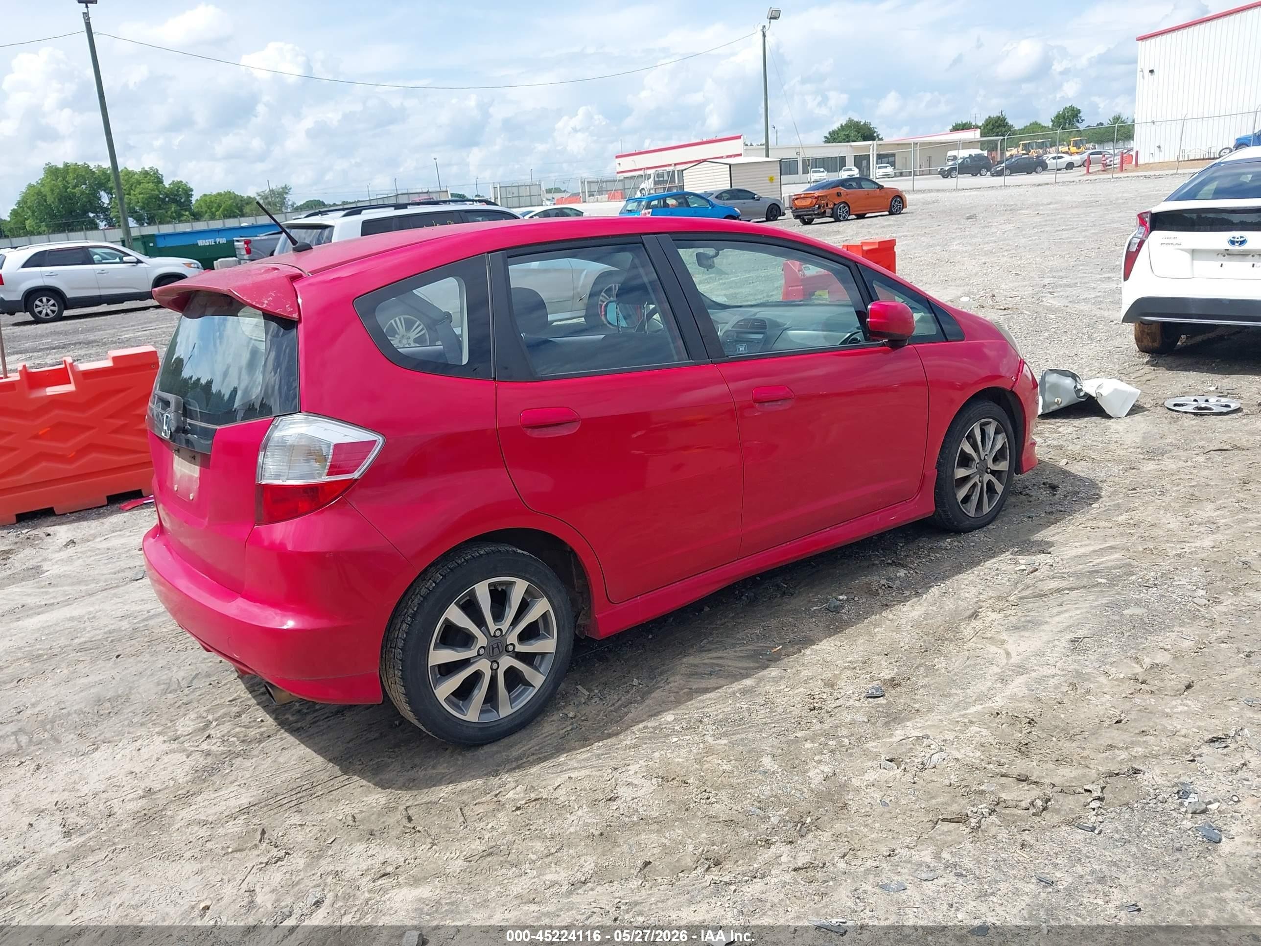 2013 Honda Fit Sport Red vin: JHMGE8H55DC071292