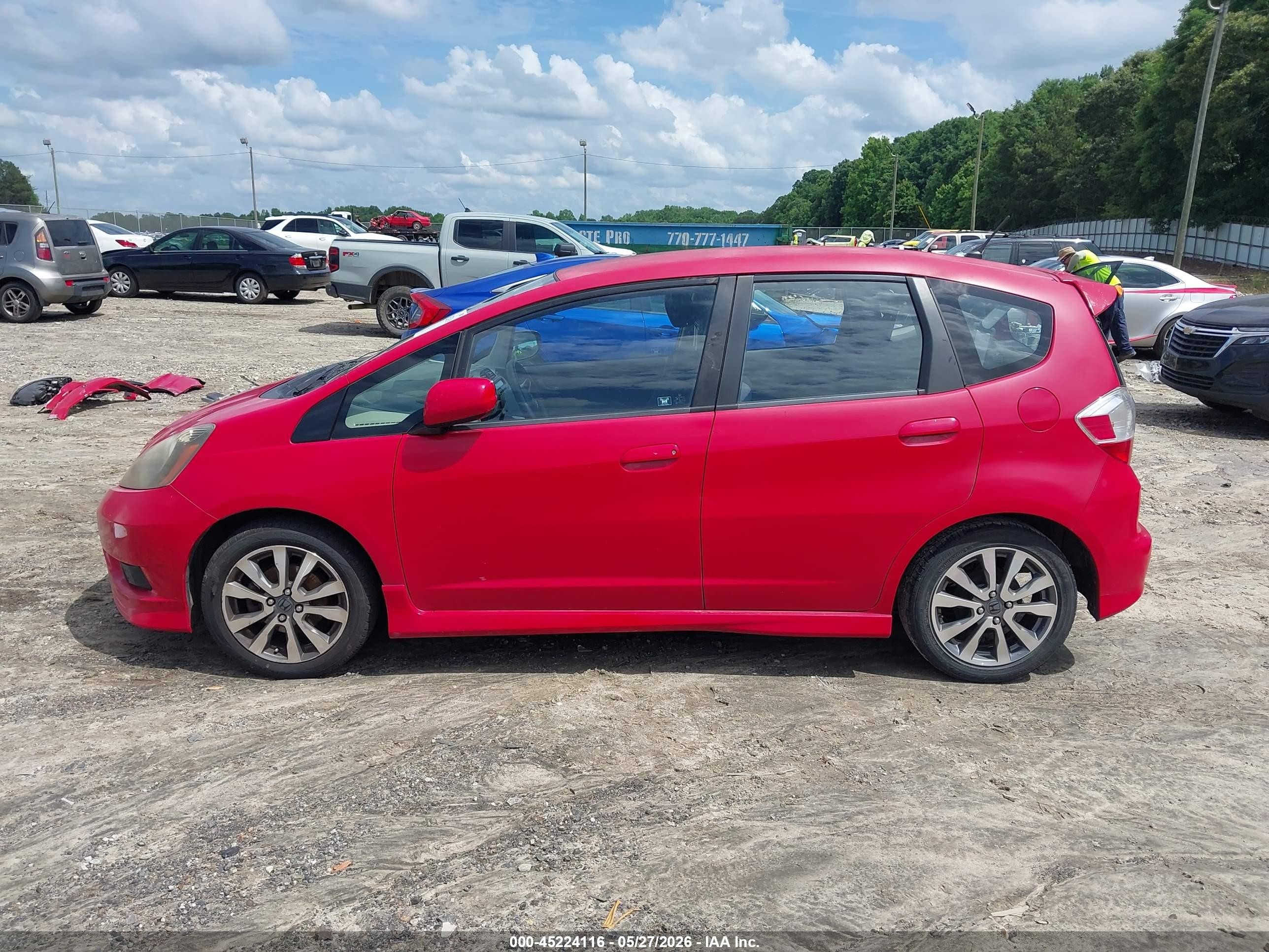 2013 Honda Fit Sport Red vin: JHMGE8H55DC071292