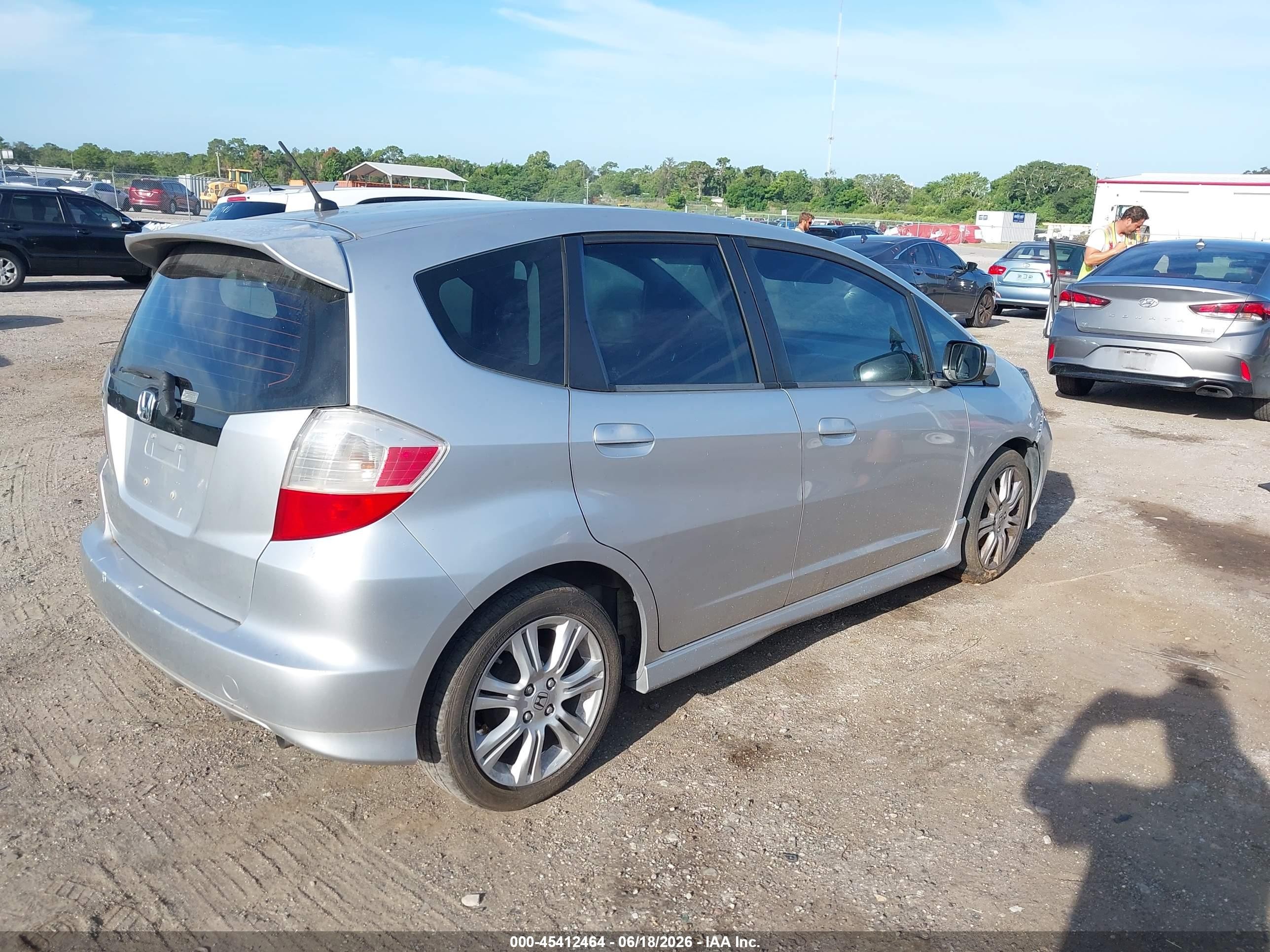 2011 Honda Fit Sport Silver vin: JHMGE8H56BC001457