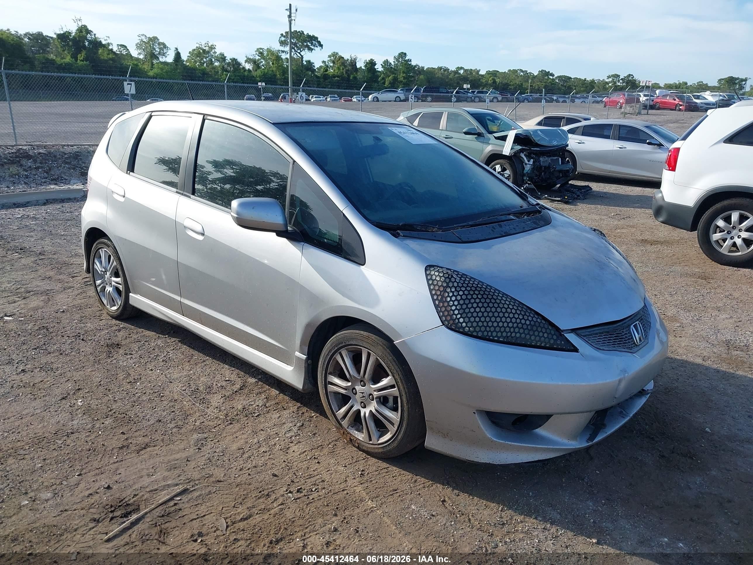 2011 Honda Fit Sport Silver vin: JHMGE8H56BC001457