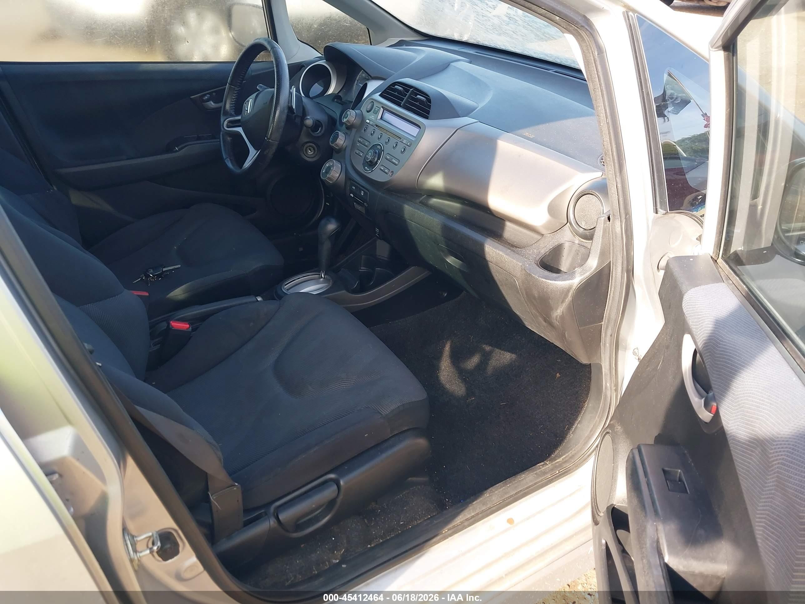 2011 Honda Fit Sport Silver vin: JHMGE8H56BC001457