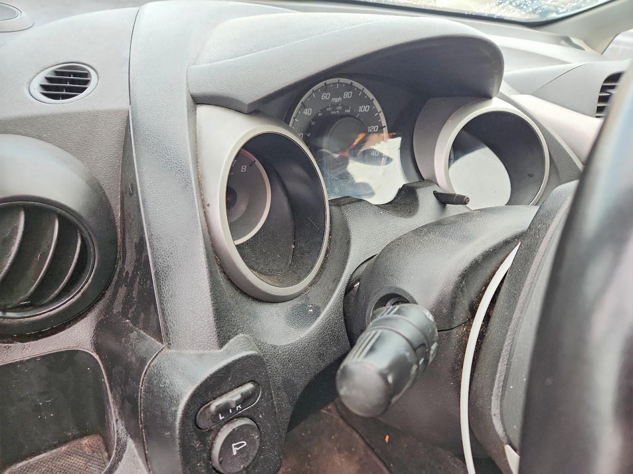 2011 Honda Fit Sport Silver vin: JHMGE8H56BC013950