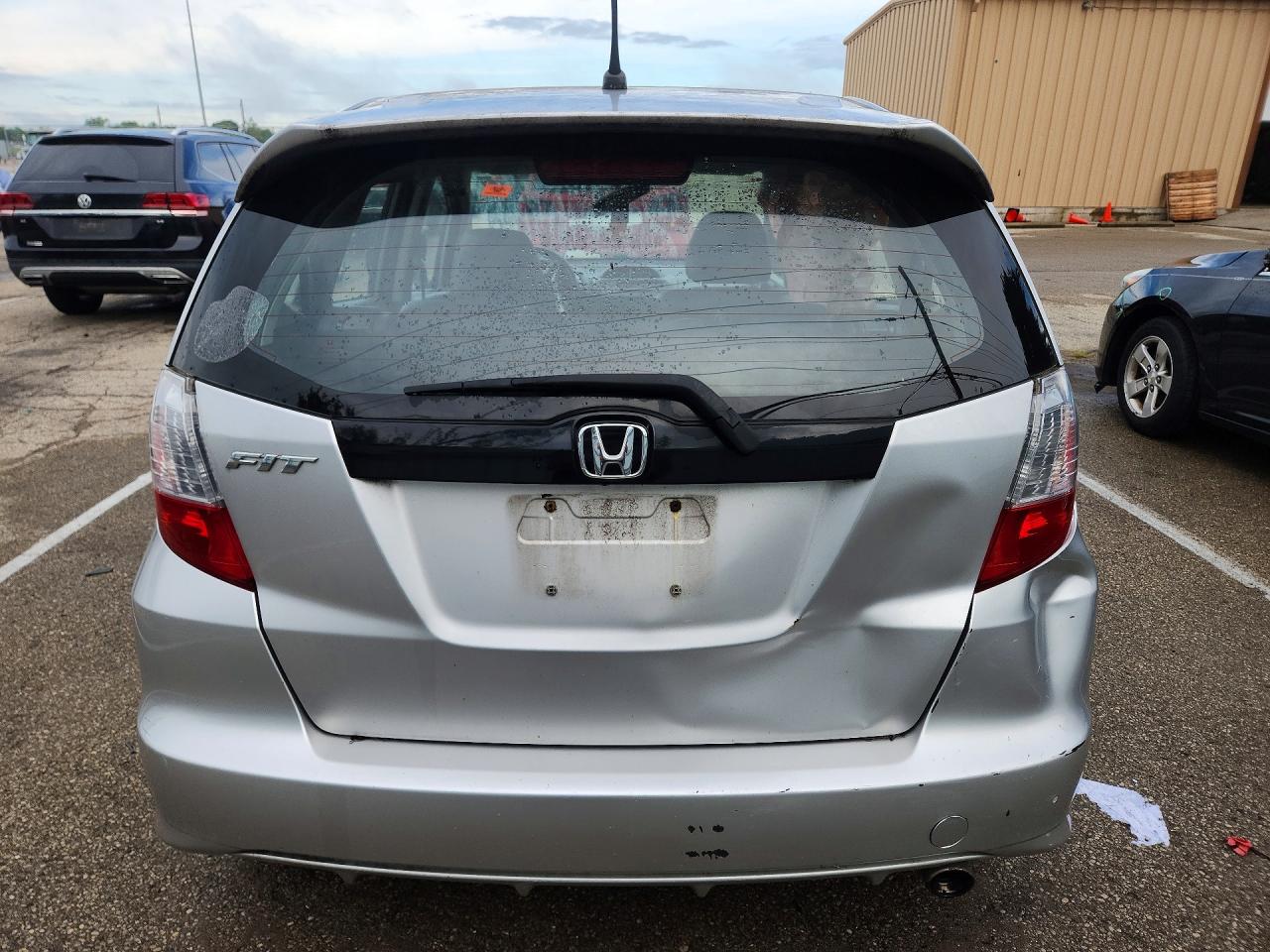 2011 Honda Fit Sport Silver vin: JHMGE8H56BC013950